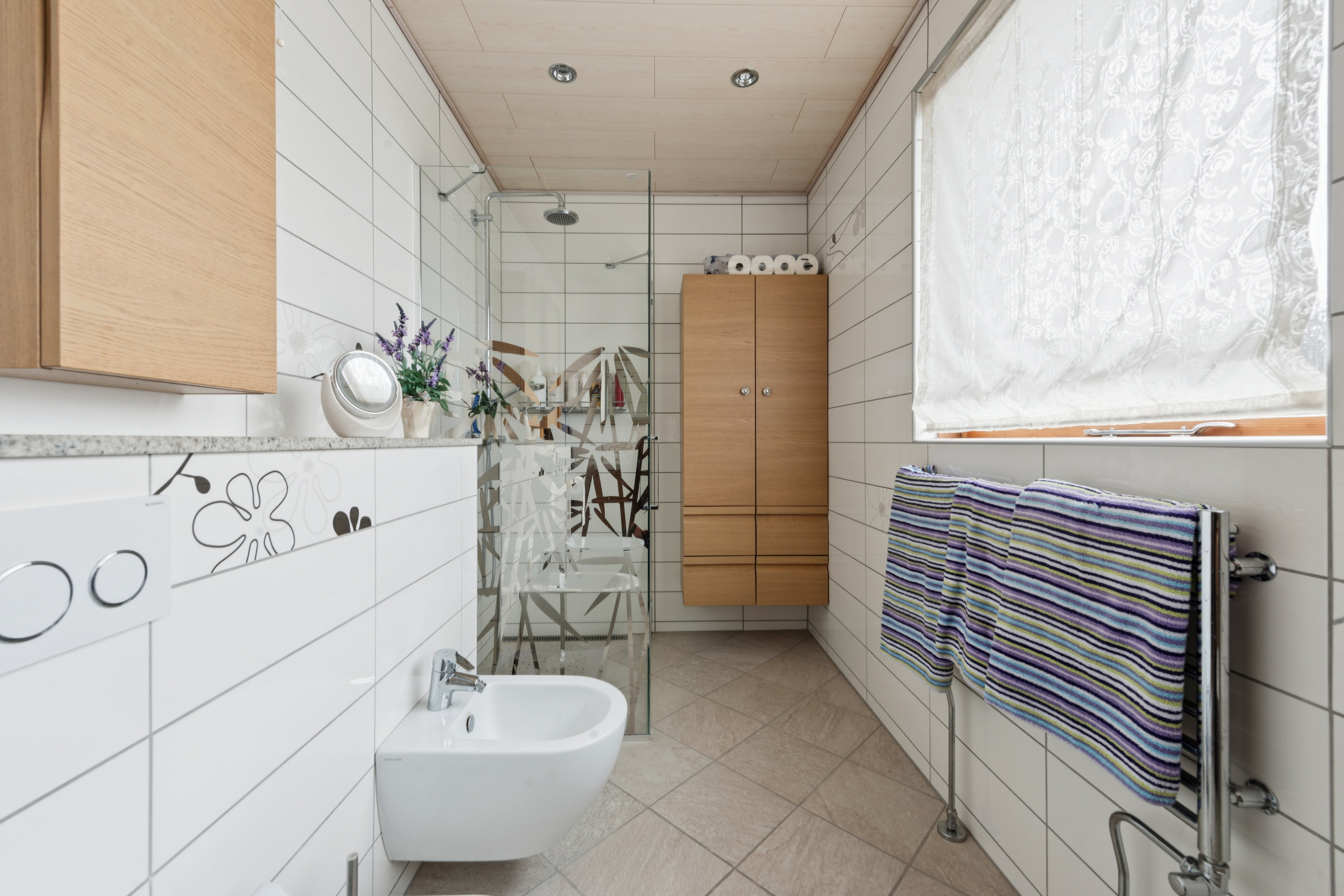 Fremhævet badeværelse billede i fuldskærmstilstand. Billede af Porsager 21, 2620 Albertslund