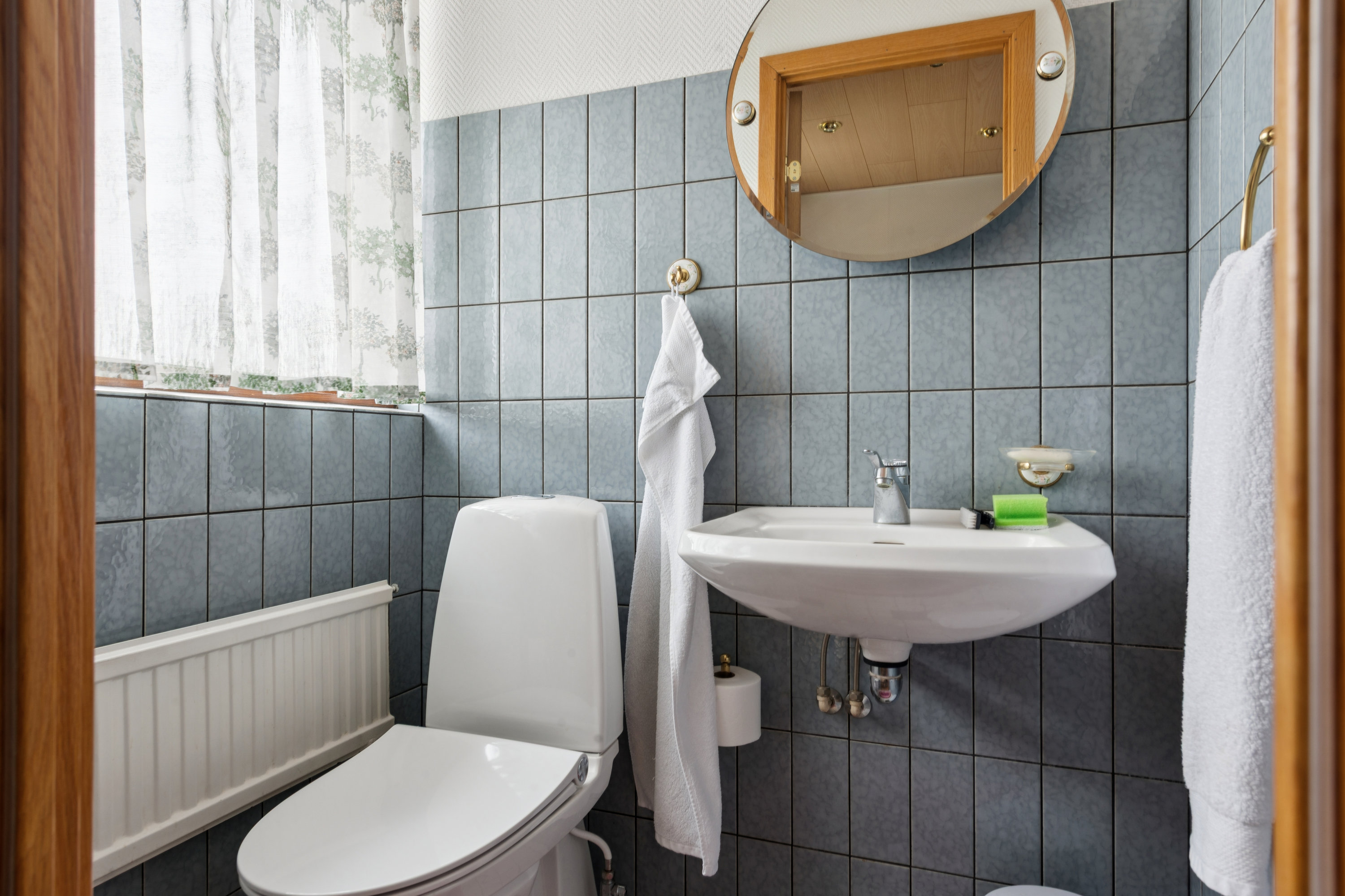 Fremhævet badeværelse billede i fuldskærmstilstand. Billede af Porsager 21, 2620 Albertslund