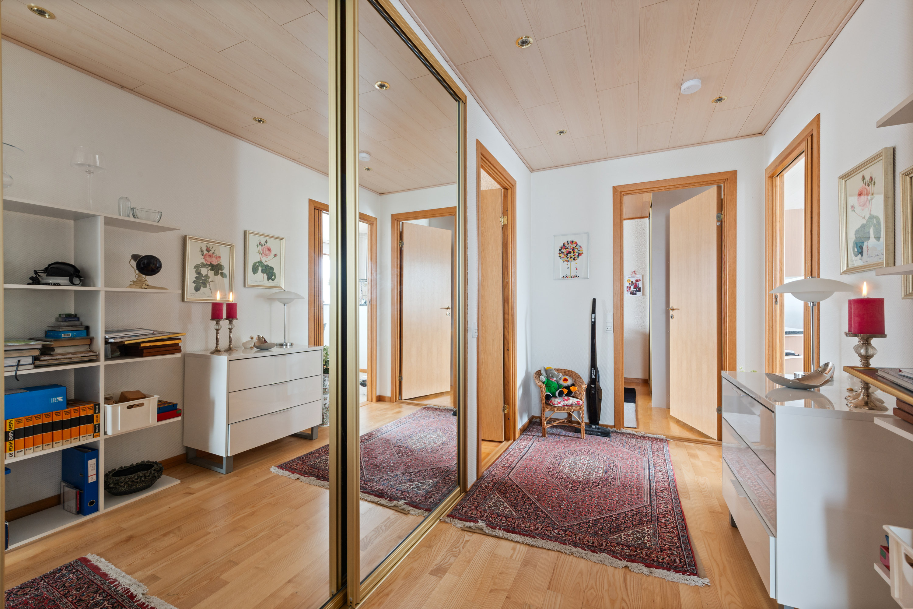 Fremhævet gang billede i fuldskærmstilstand. Billede af Porsager 21, 2620 Albertslund