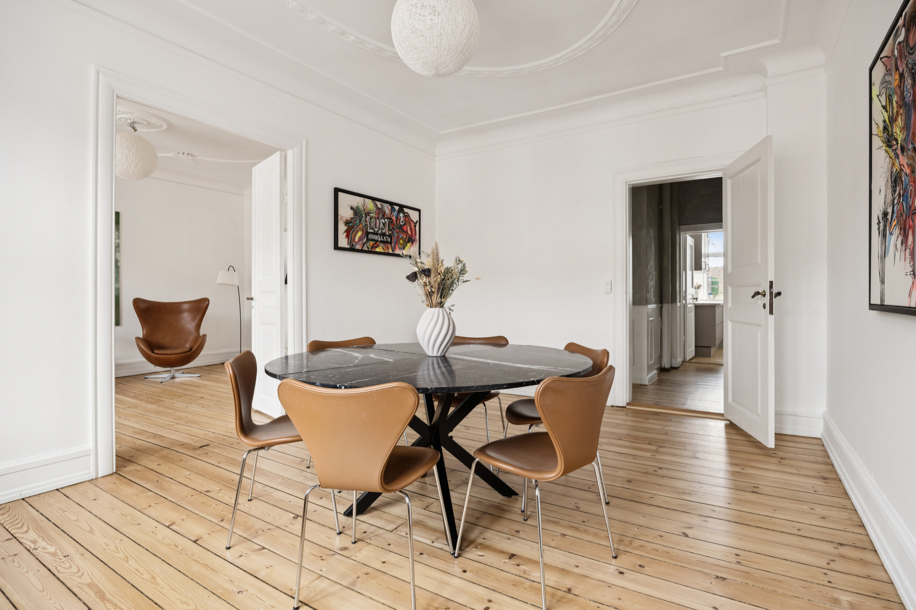 Fremhævet stue billede i fuldskærmstilstand. Billede af Henrik Steffens Vej 5, 4. tv., 1866 Frederiksberg C