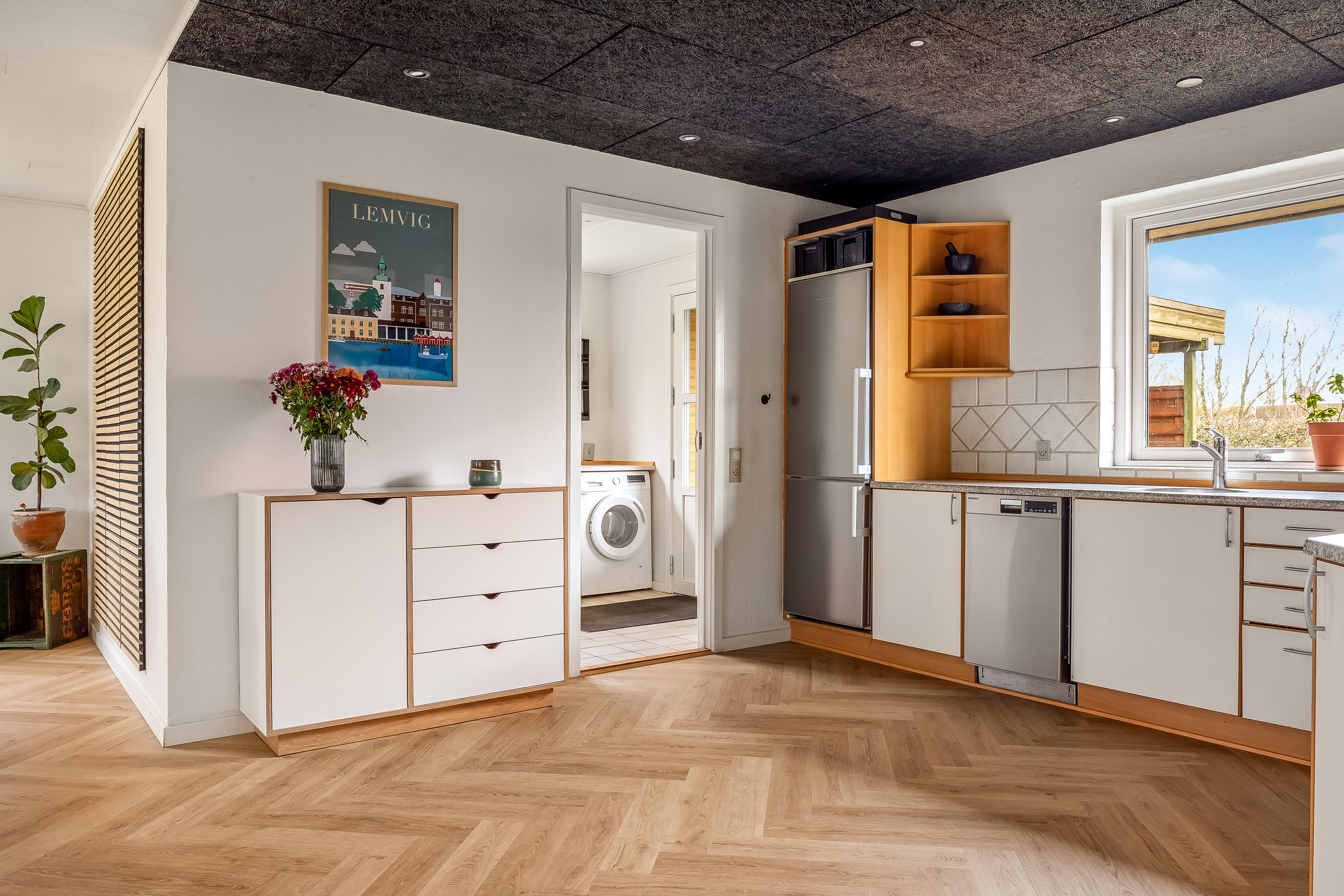 Fremhævet køkken alrum billede i fuldskærmstilstand. Billede af Birkedalen 13, Lomborg, 7620 Lemvig