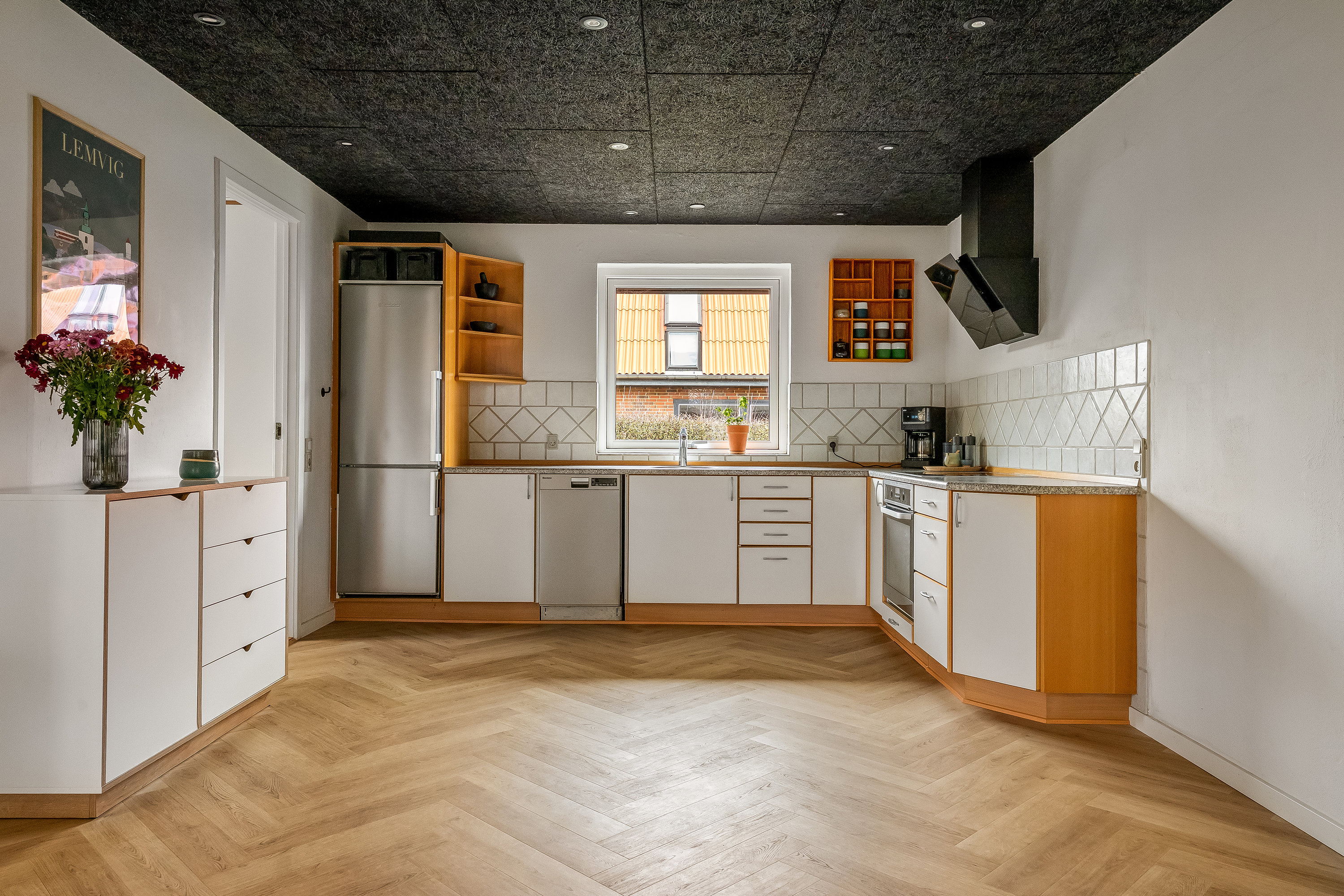 Fremhævet køkken alrum billede i fuldskærmstilstand. Billede af Birkedalen 13, Lomborg, 7620 Lemvig