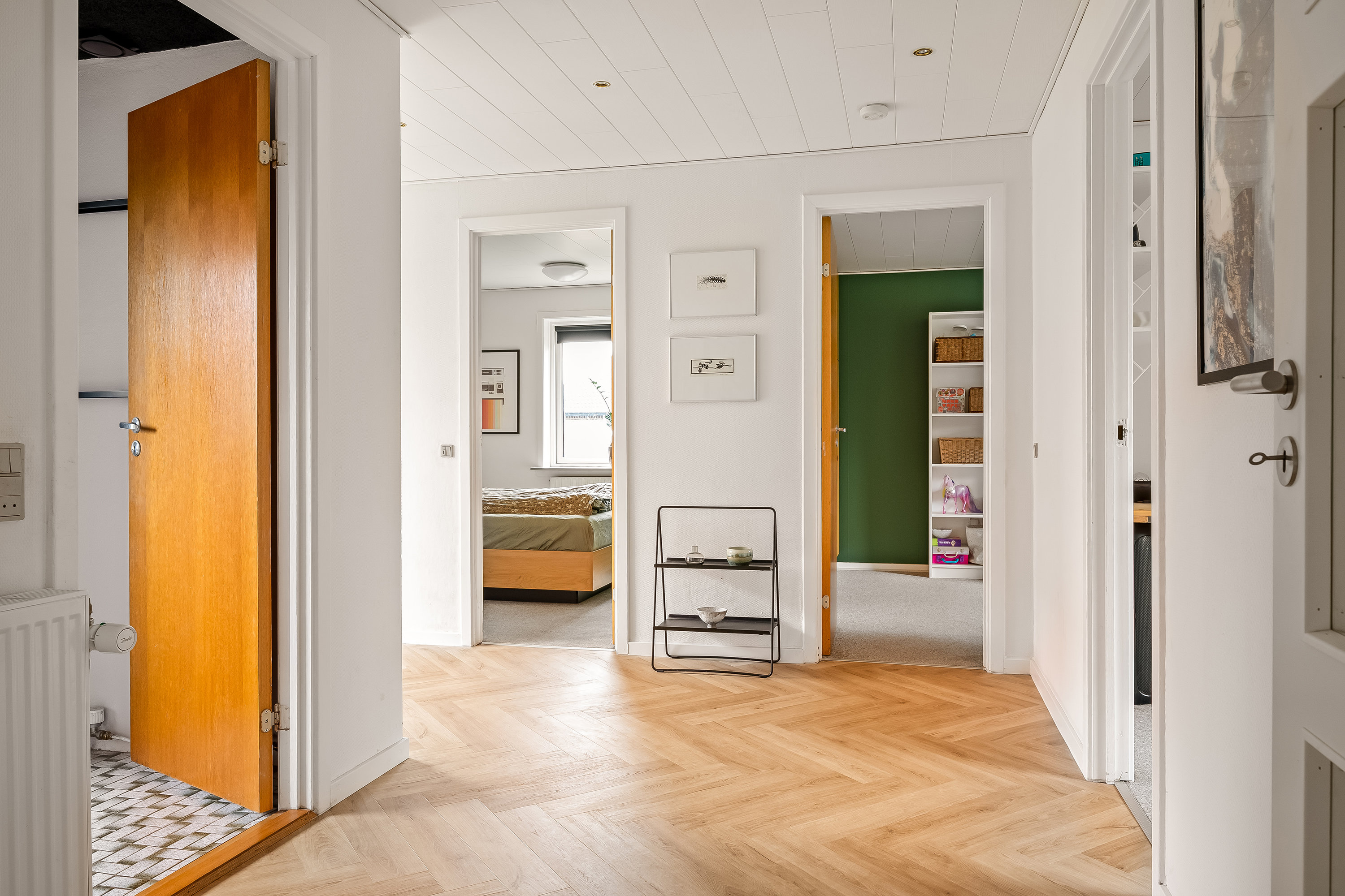 Fremhævet hall billede i fuldskærmstilstand. Billede af Birkedalen 13, Lomborg, 7620 Lemvig