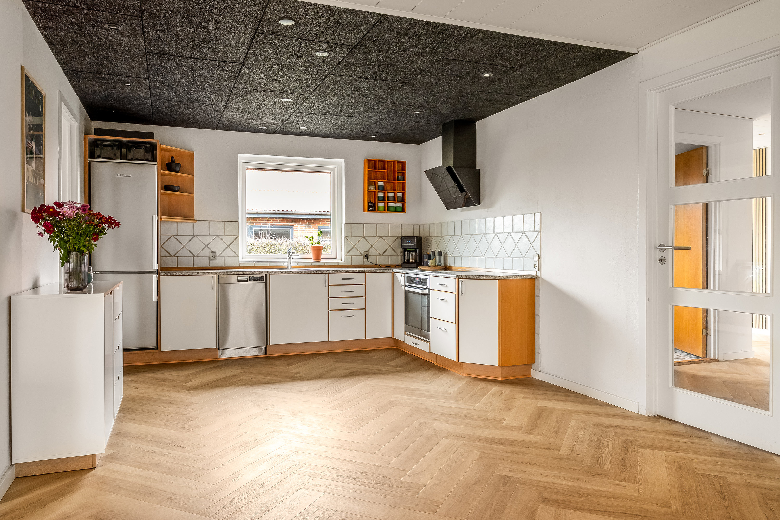 Fremhævet køkken alrum billede i fuldskærmstilstand. Billede af Birkedalen 13, Lomborg, 7620 Lemvig