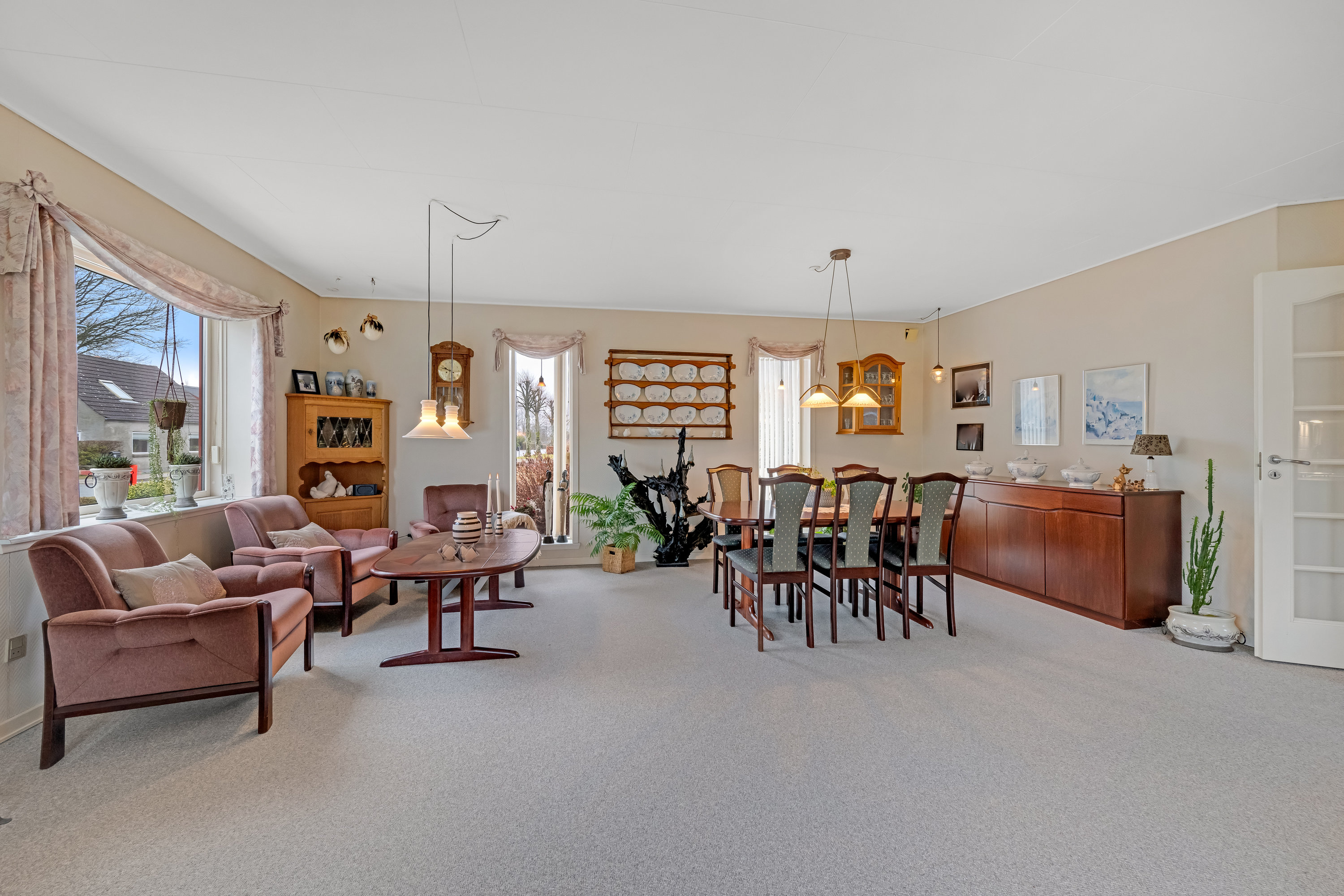 Fremhævet stue billede i fuldskærmstilstand. Billede af Skolevænget 14, Borris, 6900 Skjern