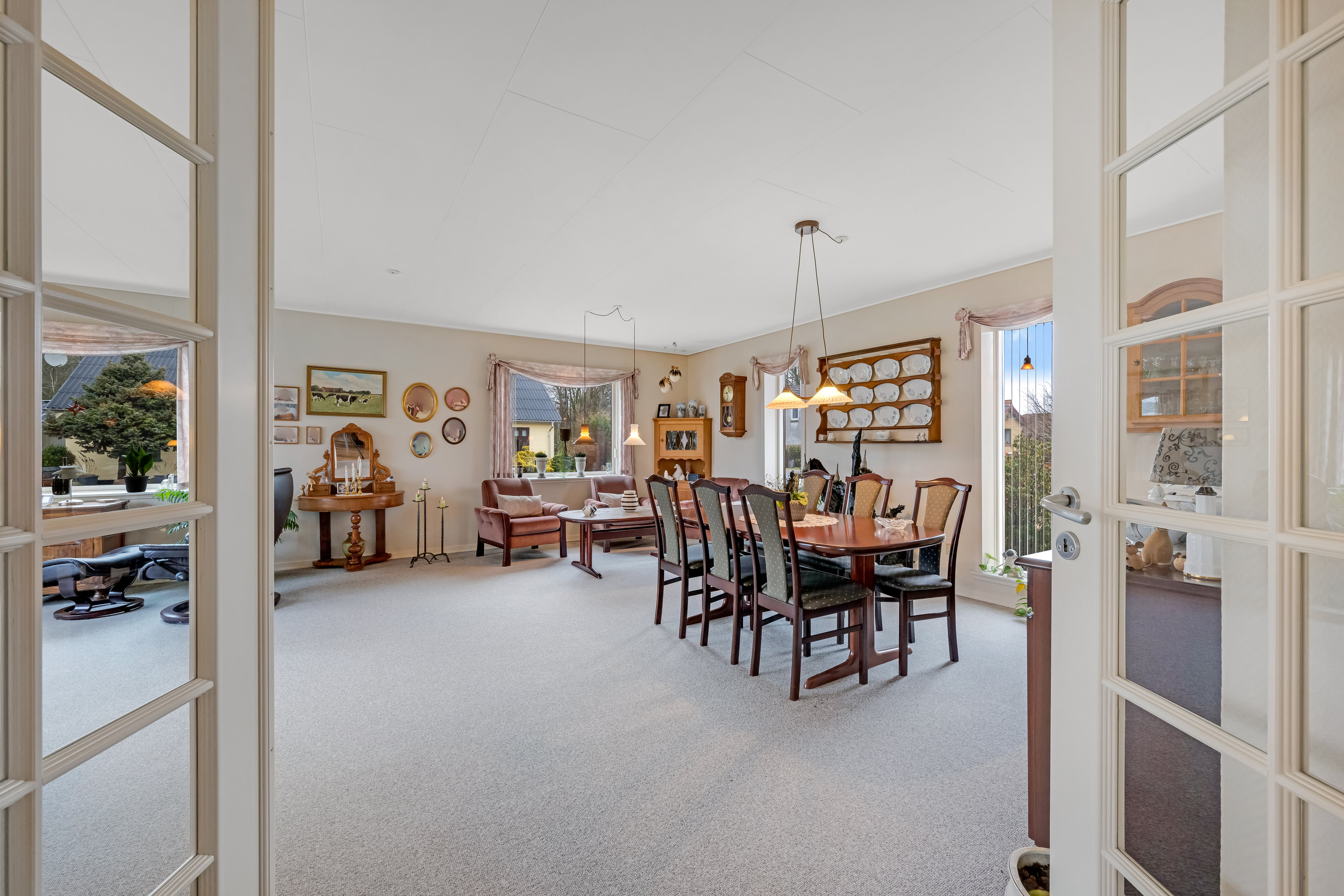 Fremhævet stue billede i fuldskærmstilstand. Billede af Skolevænget 14, Borris, 6900 Skjern