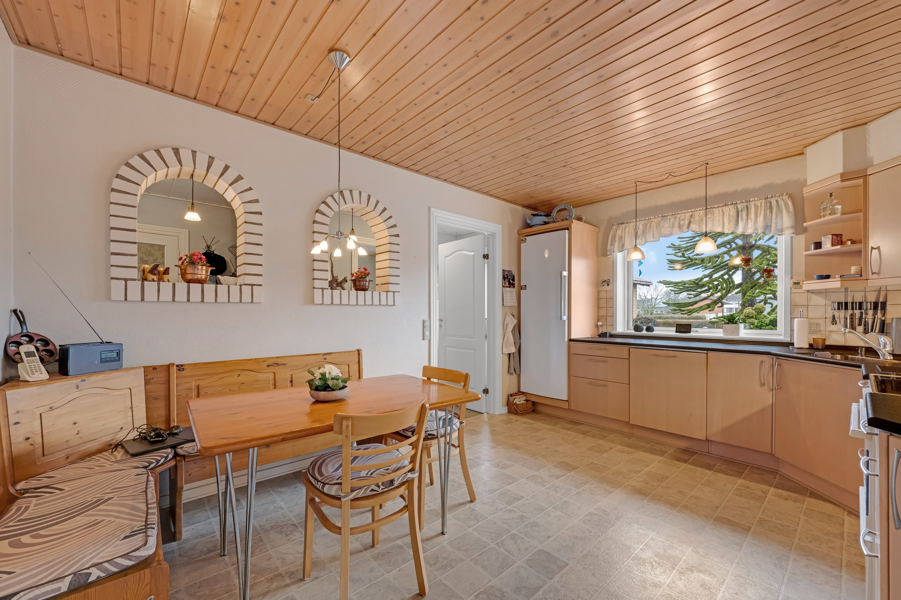 Fremhævet stue billede i fuldskærmstilstand. Billede af Skolevænget 14, Borris, 6900 Skjern