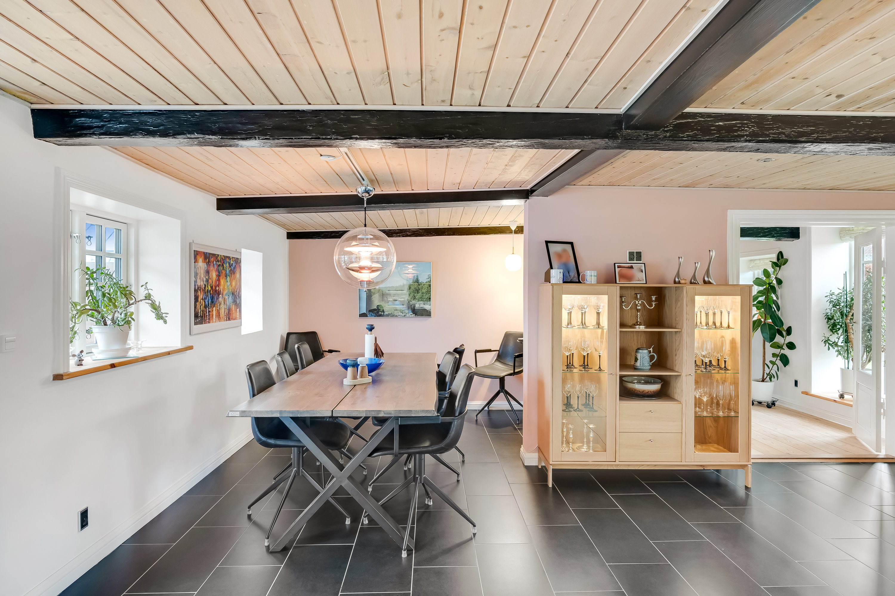 Fremhævet stue billede i fuldskærmstilstand. Billede af Nørre Skærbækvej 8, 6780 Skærbæk