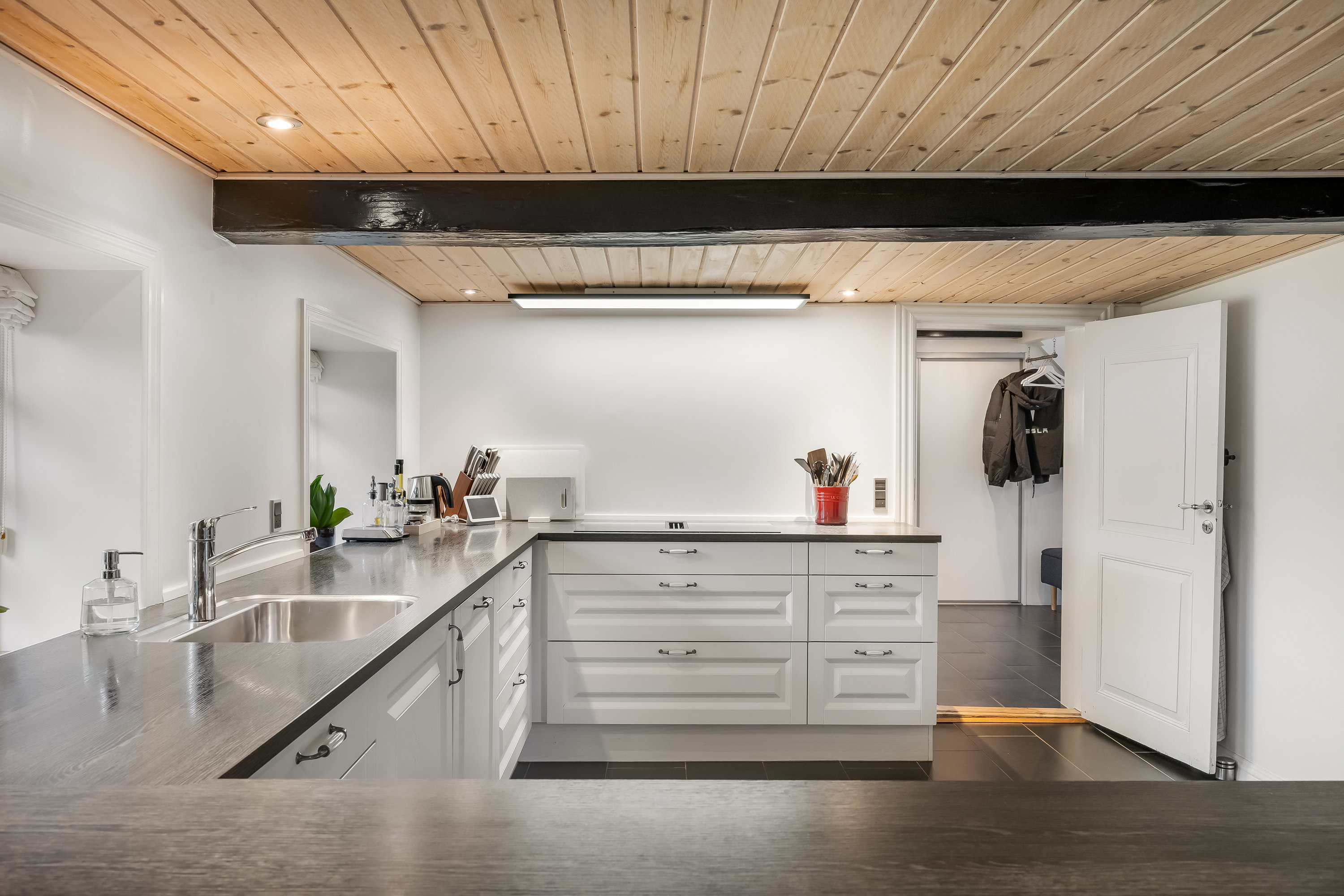 Fremhævet køkken billede i fuldskærmstilstand. Billede af Nørre Skærbækvej 8, 6780 Skærbæk