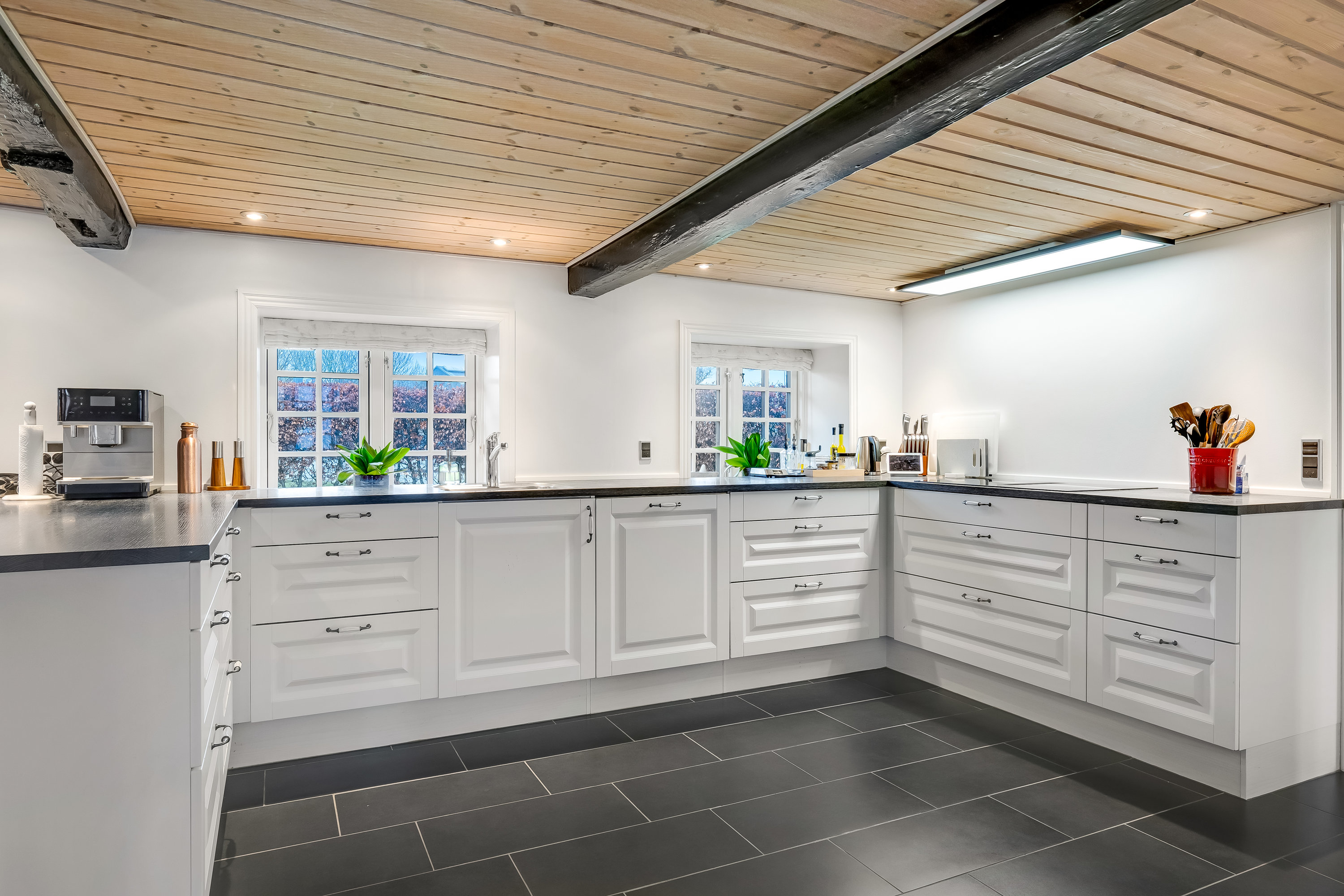 Fremhævet køkken billede i fuldskærmstilstand. Billede af Nørre Skærbækvej 8, 6780 Skærbæk