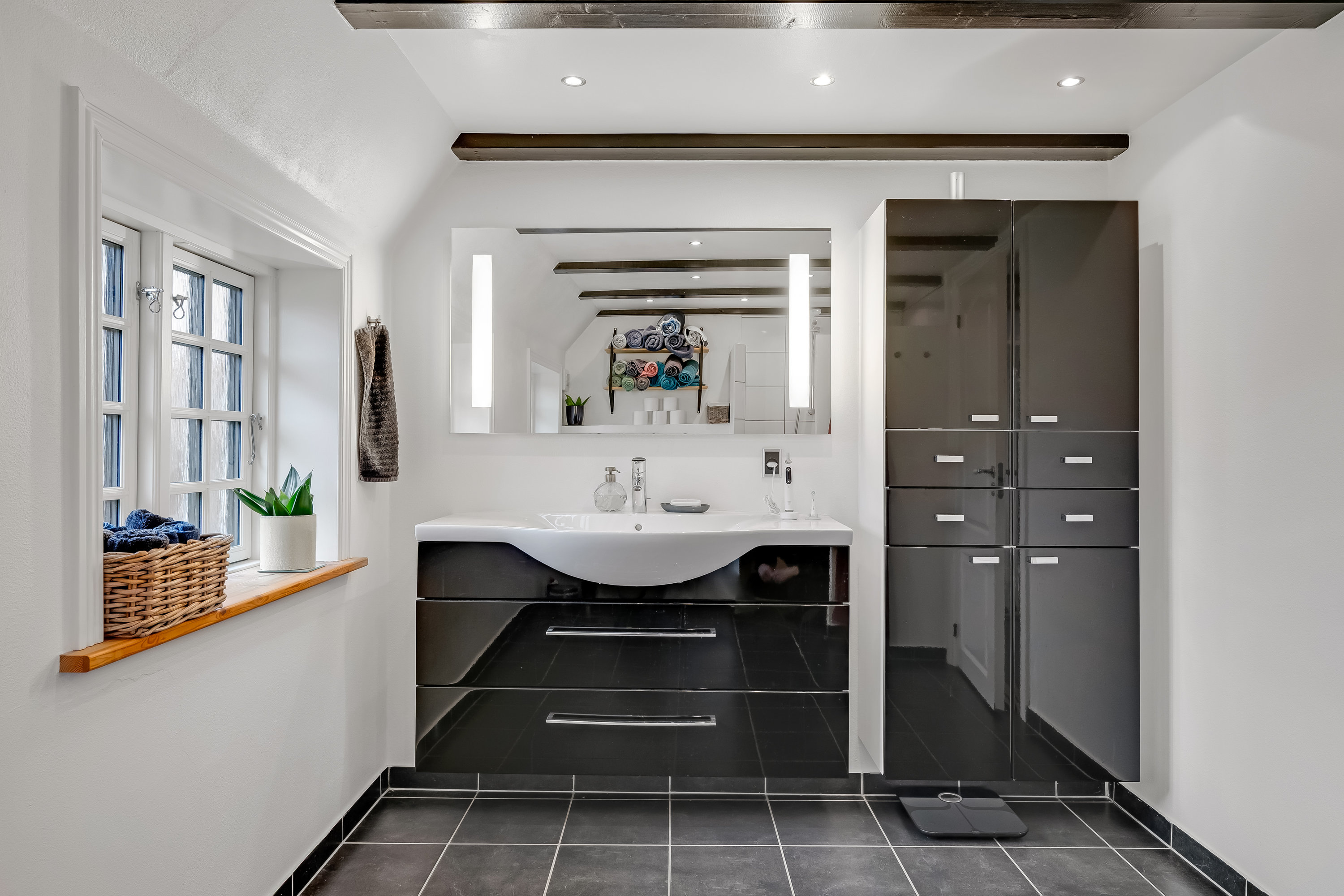 Fremhævet badeværelse billede i fuldskærmstilstand. Billede af Nørre Skærbækvej 8, 6780 Skærbæk