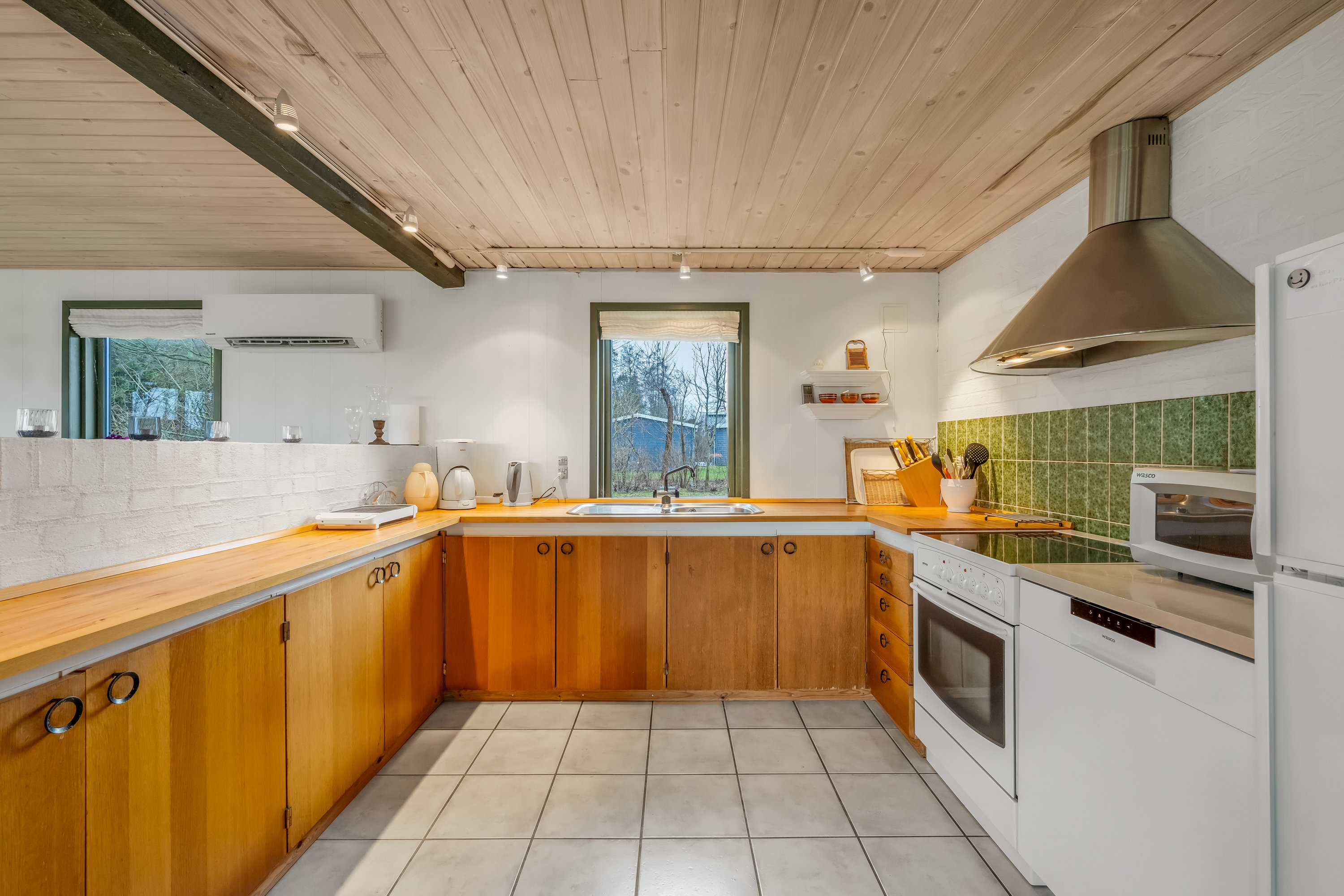 Fremhævet køkken billede i fuldskærmstilstand. Billede af Oddervej 15, Vostrup, 6880 Tarm