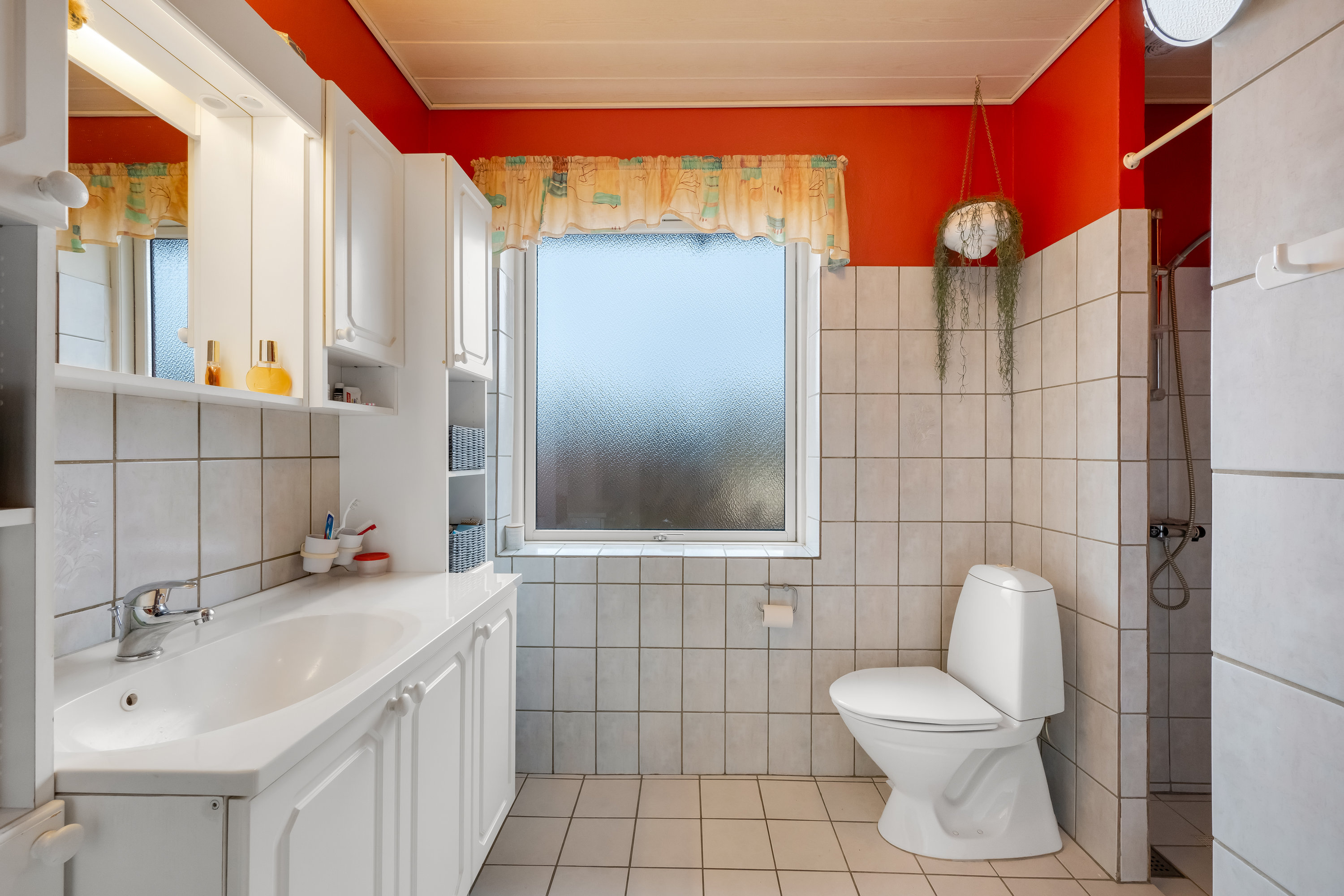 Fremhævet badeværelse billede i fuldskærmstilstand. Billede af Skolevænget 14, Borris, 6900 Skjern