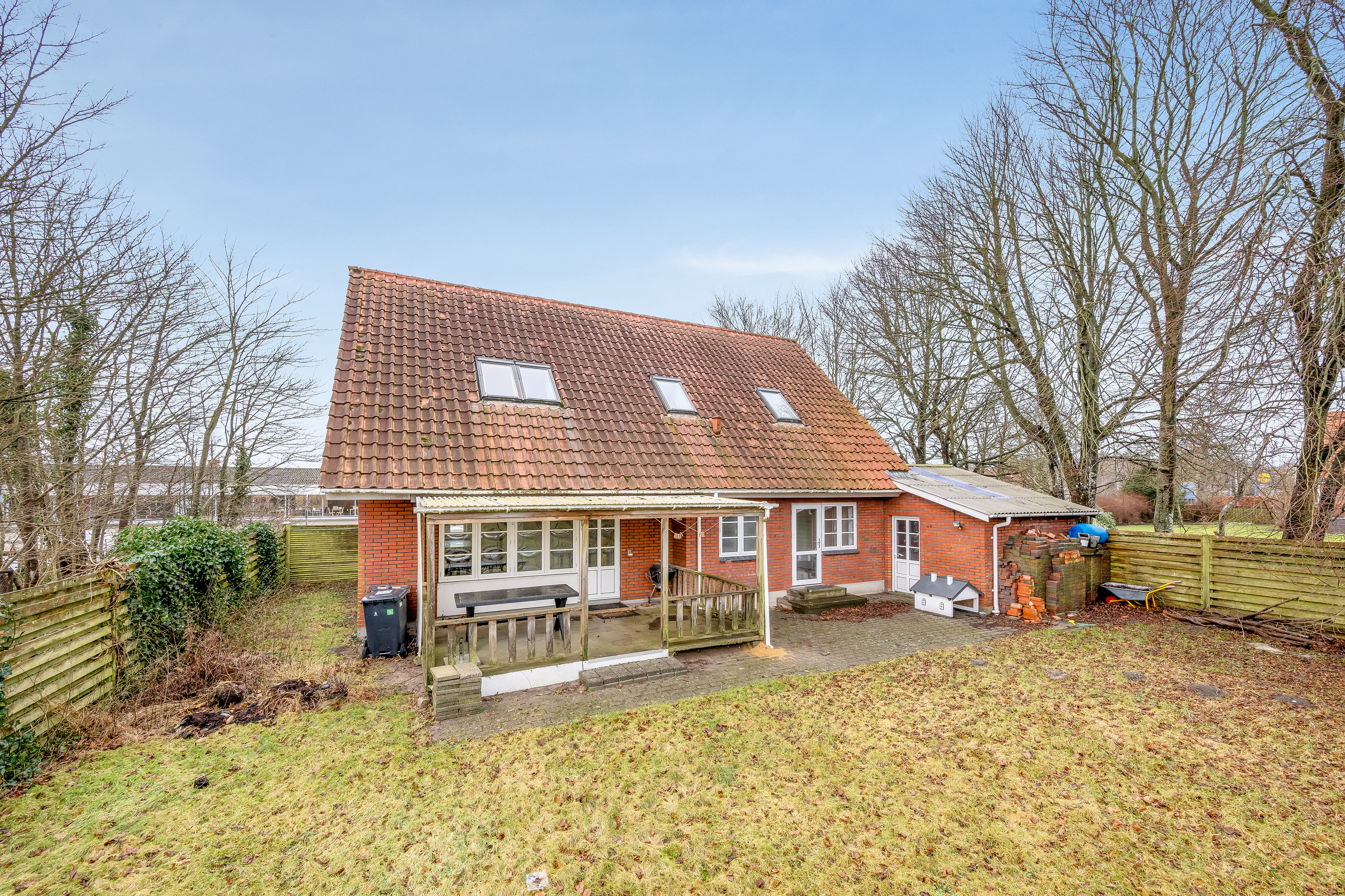 Fremhævet facade billede i fuldskærmstilstand. Billede af Vardevej 112, 6900 Skjern