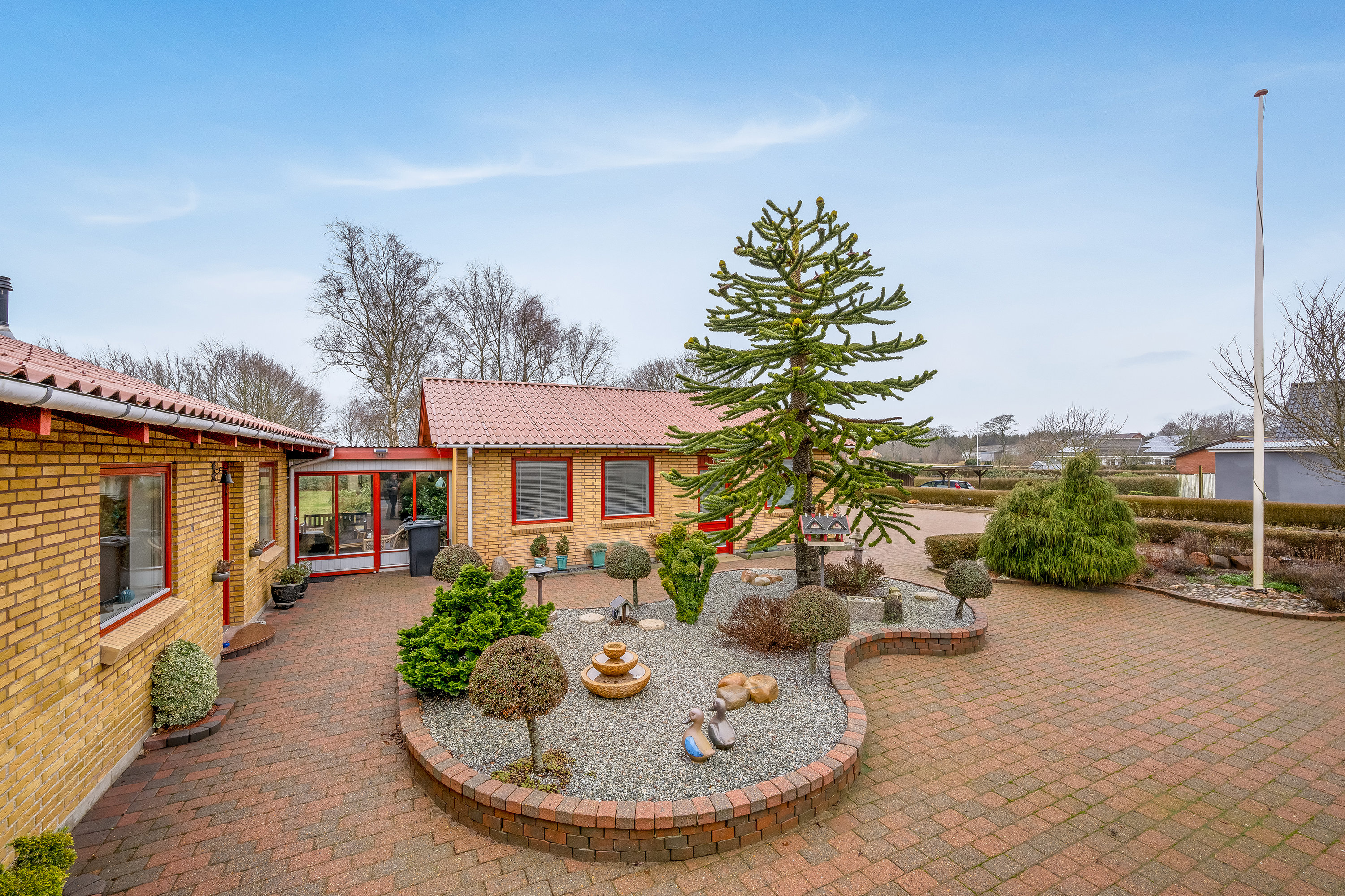 Fremhævet facade billede i fuldskærmstilstand. Billede af Skolevænget 14, Borris, 6900 Skjern