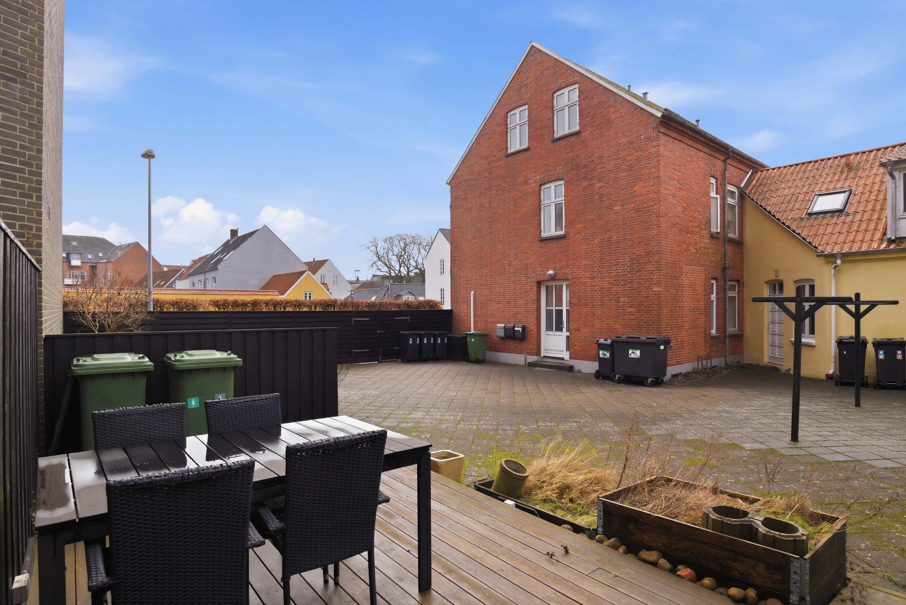 Fremhævet udenomsarealer billede i fuldskærmstilstand. Billede af Sct Jørgens Gade 14, st.., 7500 Holstebro