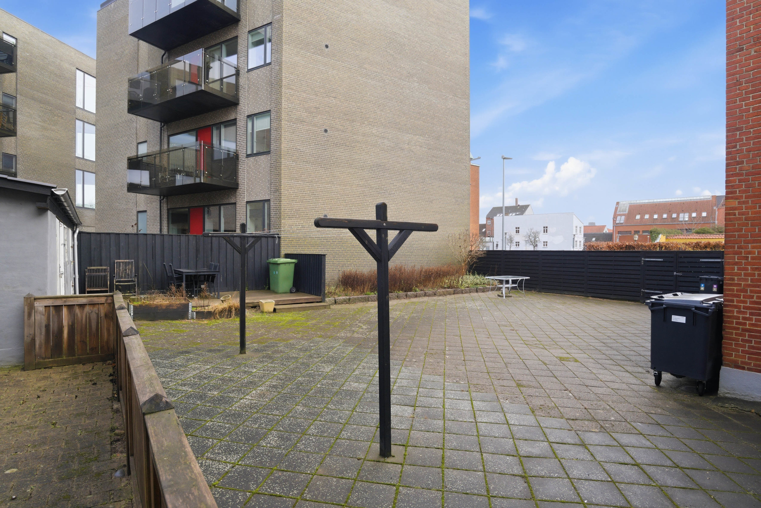 Fremhævet udenomsarealer billede i fuldskærmstilstand. Billede af Sct Jørgens Gade 14, st.., 7500 Holstebro