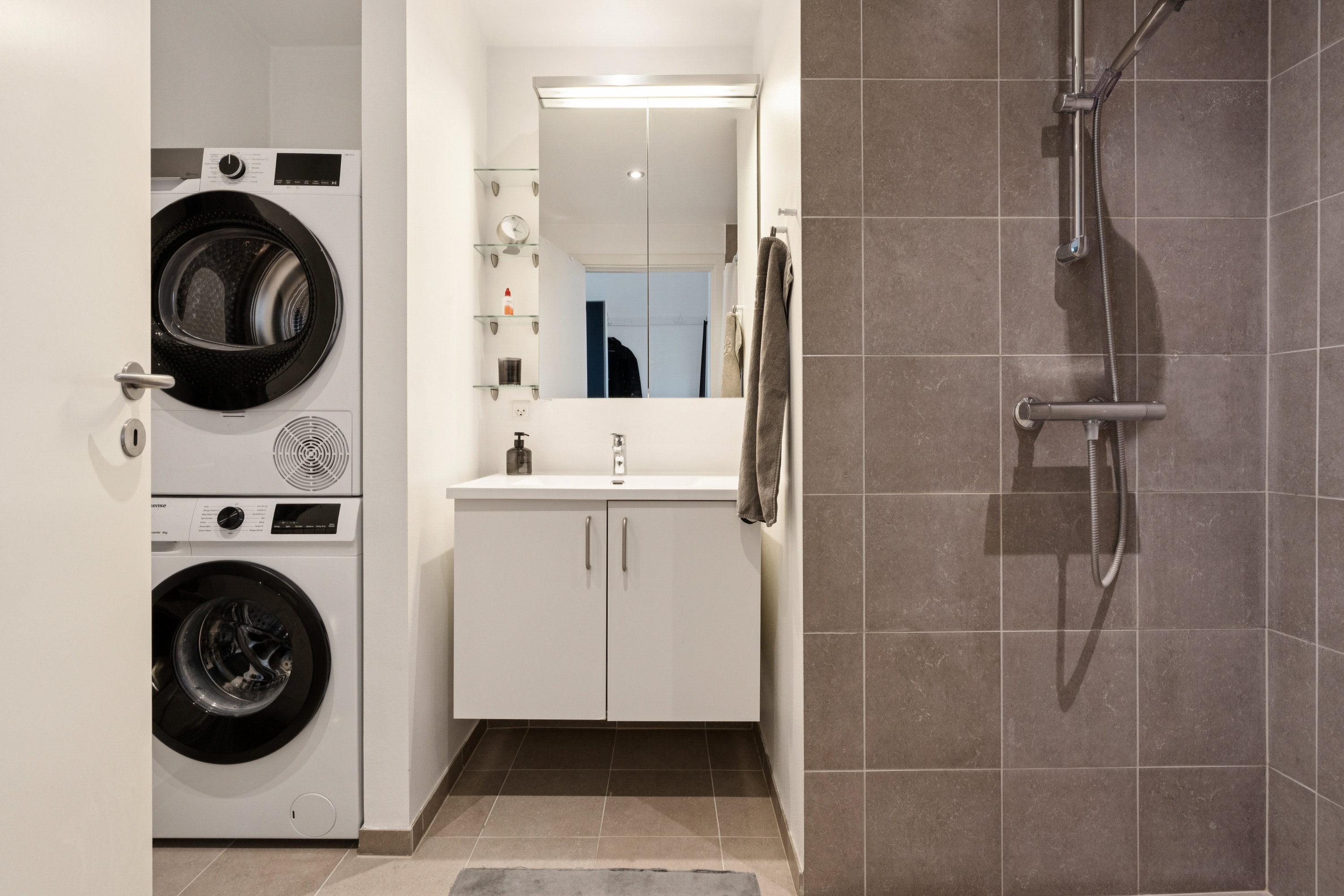 Fremhævet badeværelse billede i fuldskærmstilstand. Billede af Golfhaven 4, 2. tv., 9000 Aalborg