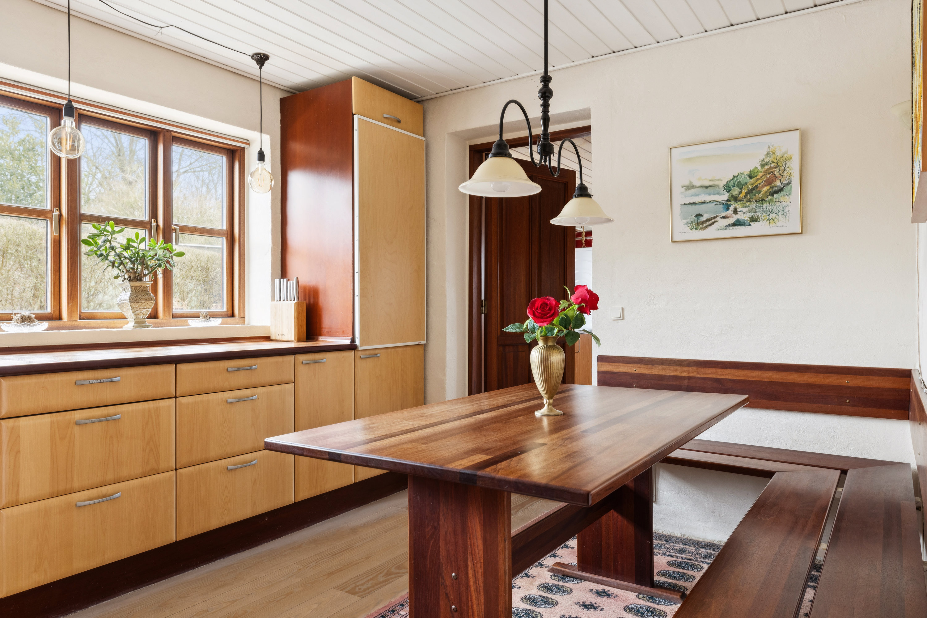 Fremhævet stue billede i fuldskærmstilstand. Billede af Enebærvej 1, 5620 Glamsbjerg