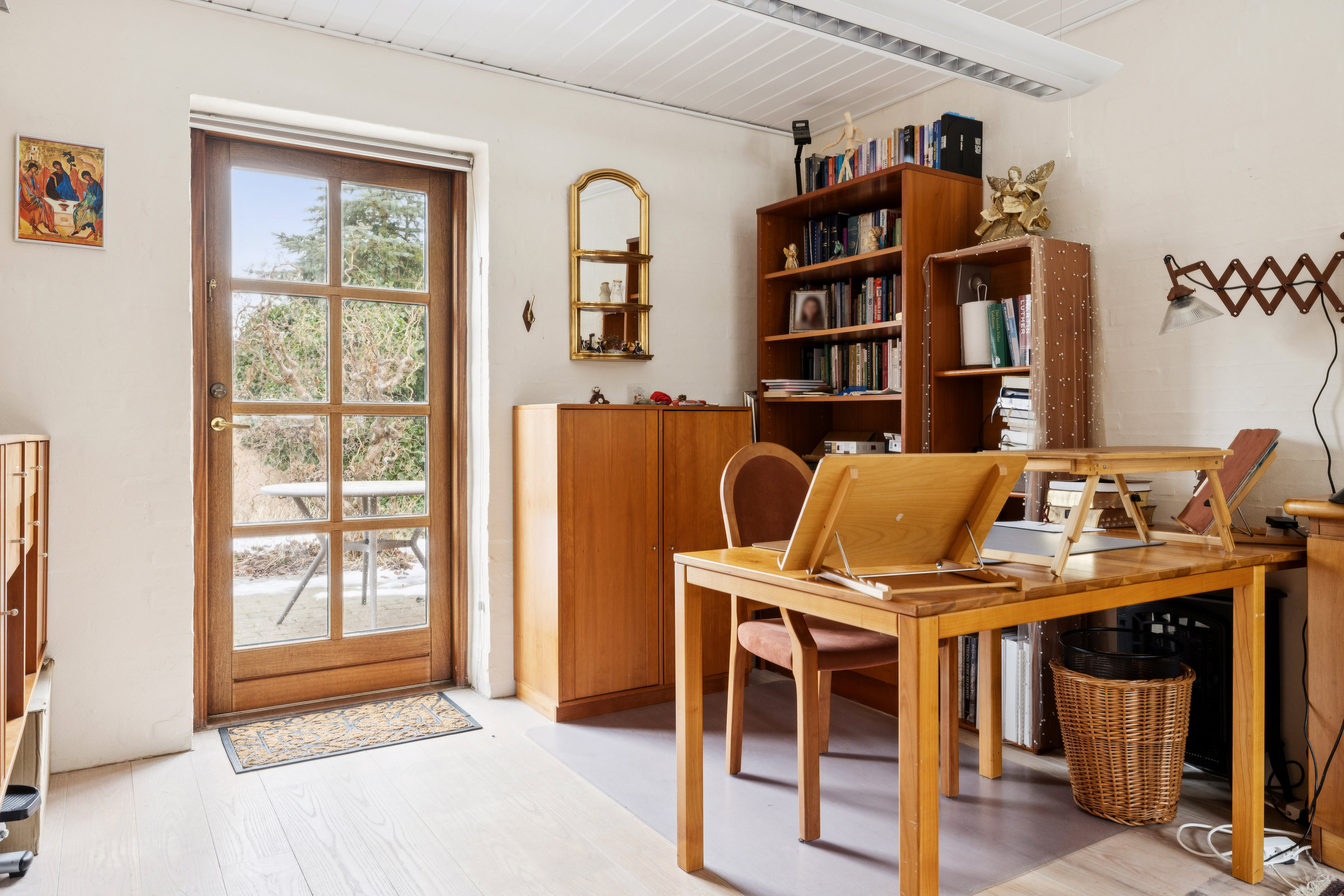 Fremhævet stue billede i fuldskærmstilstand. Billede af Enebærvej 1, 5620 Glamsbjerg