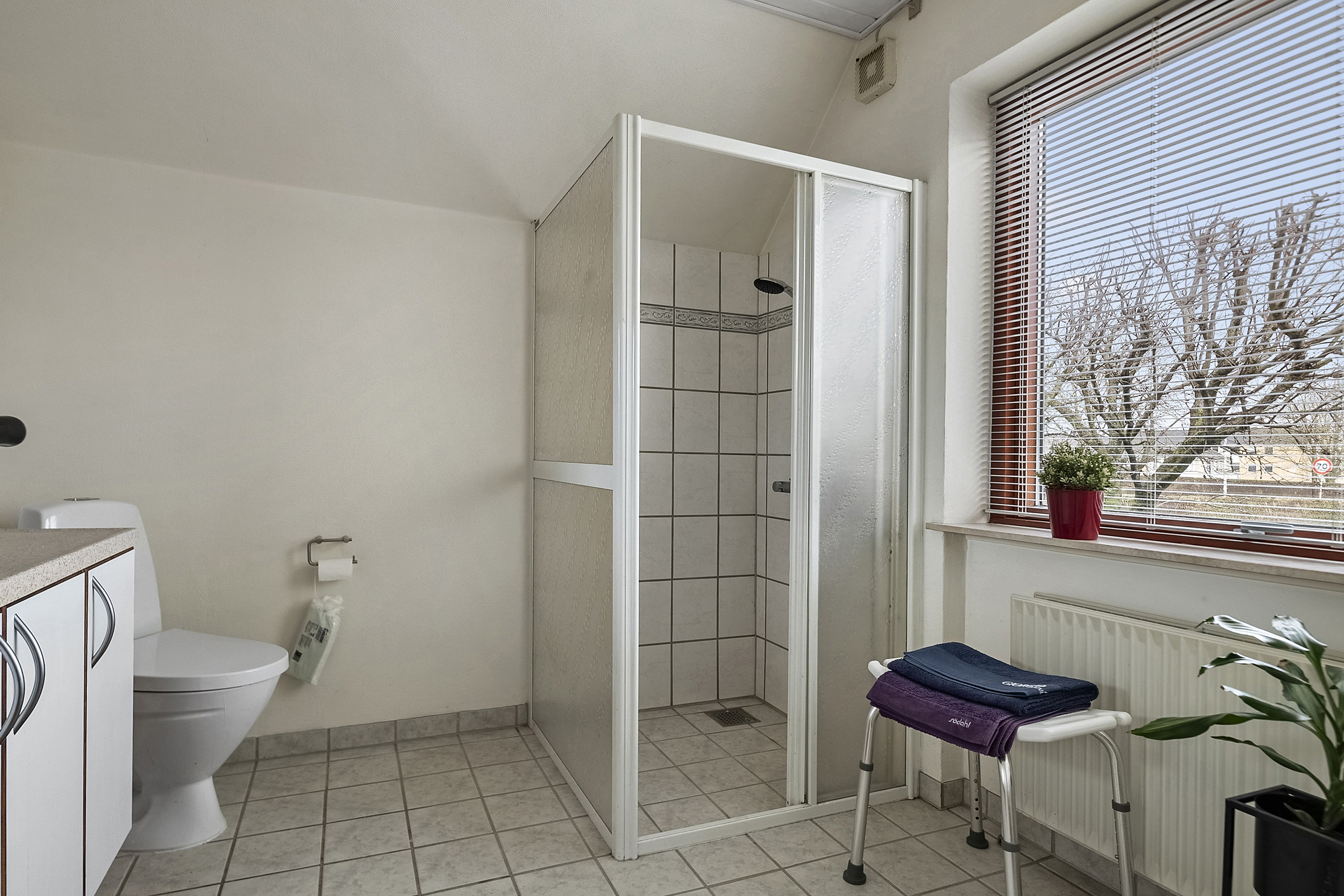 Fremhævet badeværelse billede i fuldskærmstilstand. Billede af Vejlby Ringvej 8, Risvangen, 8200 Aarhus N