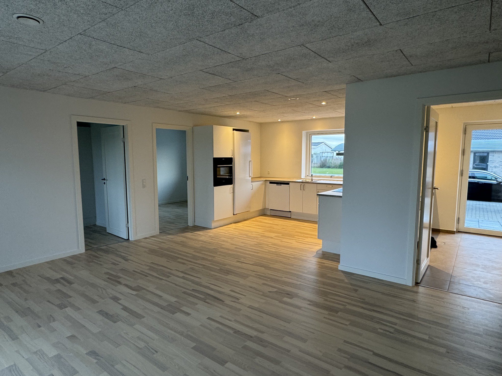 Miniaturebillede 2: køkken alrum. Billede af Bilgårdsvej 25, 9382 Tylstrup