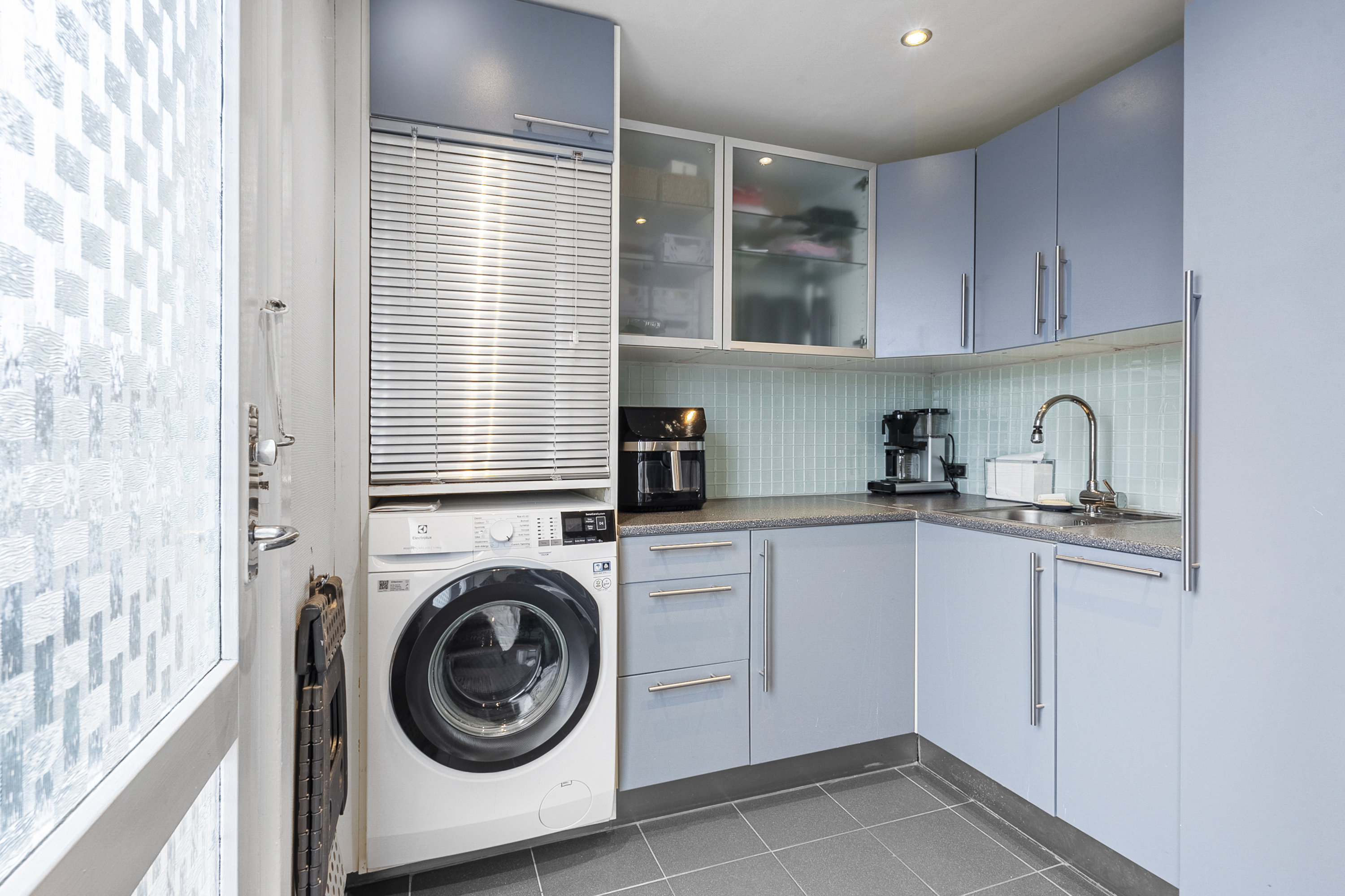 Fremhævet køkken billede i fuldskærmstilstand. Billede af Nyhøjen 702, 5330 Munkebo