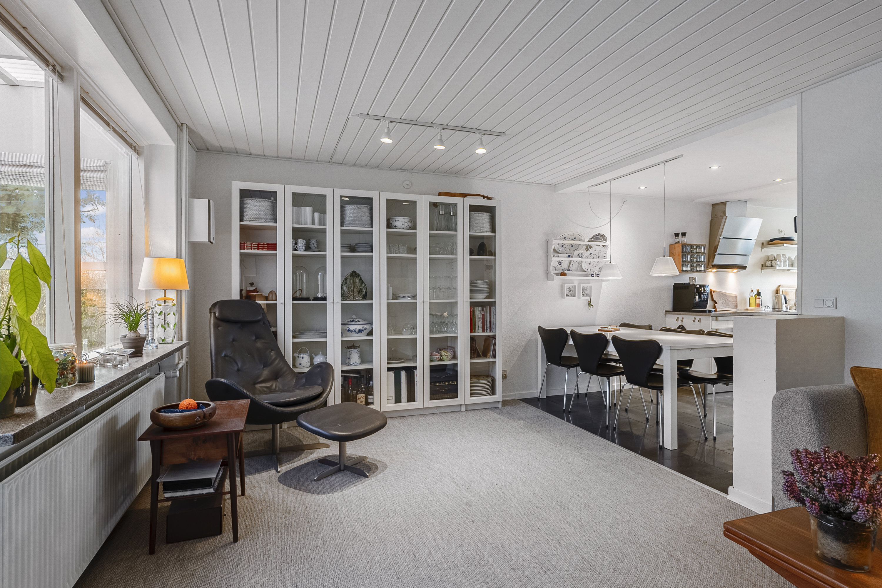 Fremhævet stue billede i fuldskærmstilstand. Billede af Nyhøjen 702, 5330 Munkebo