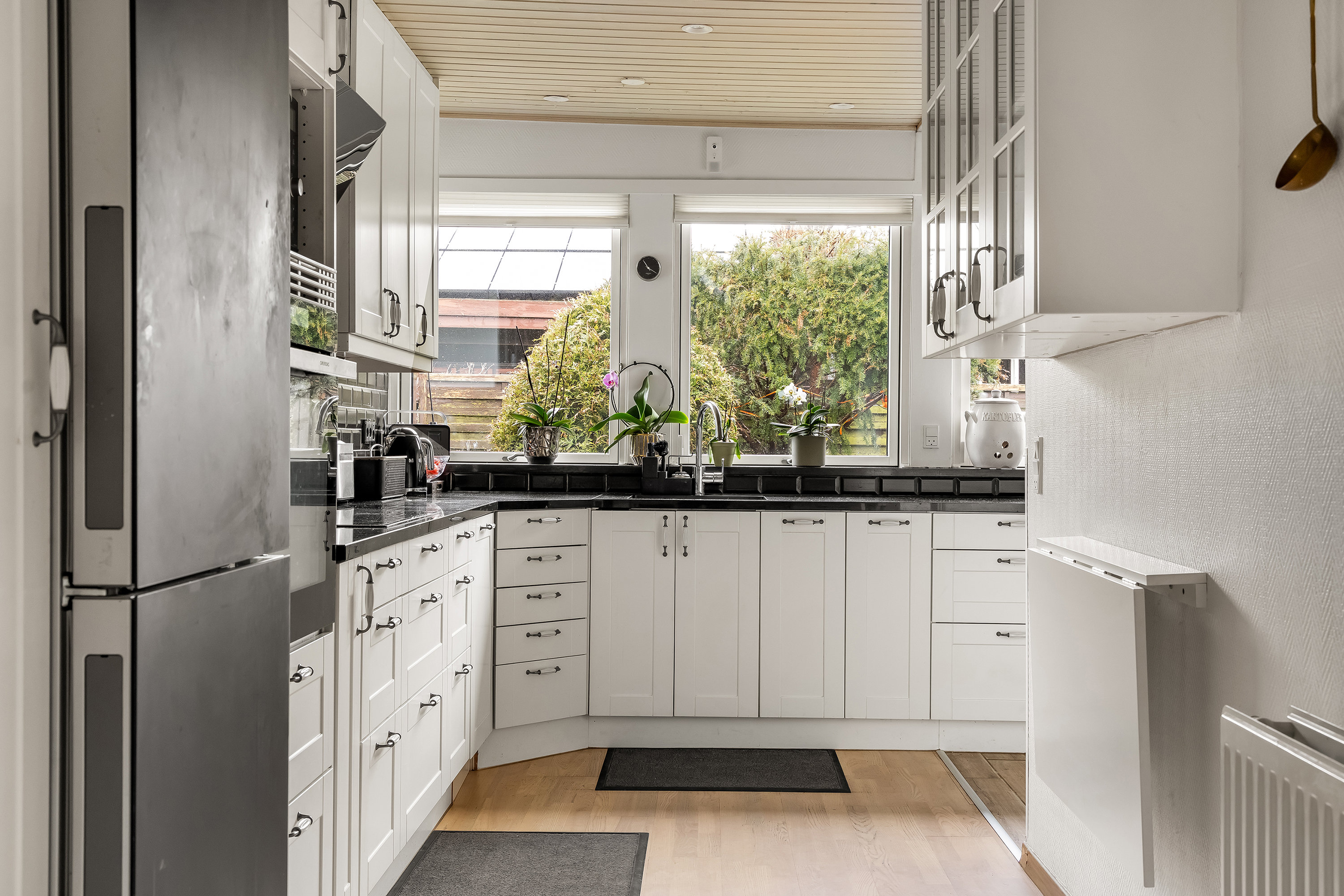 Fremhævet køkken billede i fuldskærmstilstand. Billede af Klintevej 1A, 3600 Frederikssund