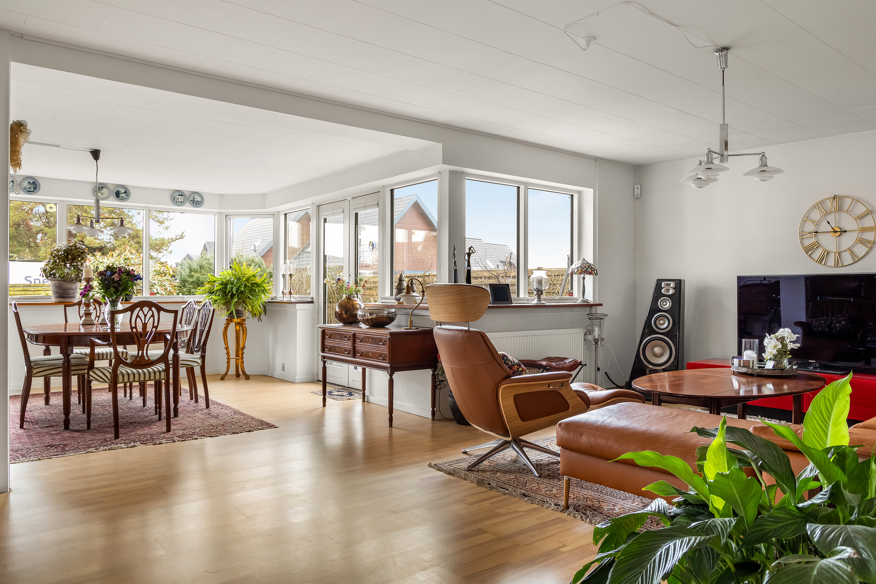 Fremhævet stue billede i fuldskærmstilstand. Billede af Klintevej 1A, 3600 Frederikssund