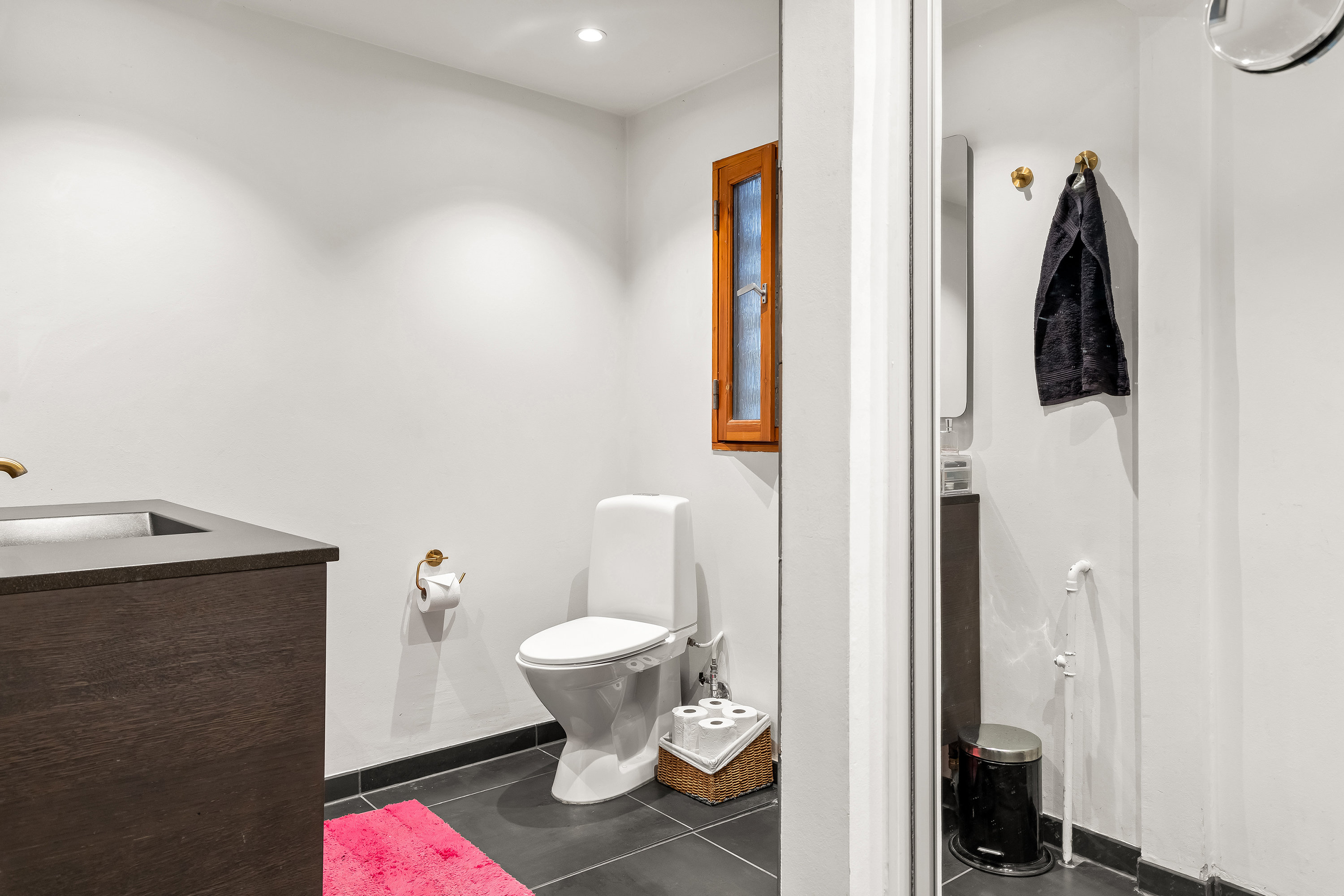 Fremhævet badeværelse billede i fuldskærmstilstand. Billede af Klintevej 1A, 3600 Frederikssund