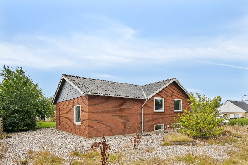 Fremhævet forhave billede i fuldskærmstilstand. Billede af Mikkelsgade 26, 8850 Bjerringbro