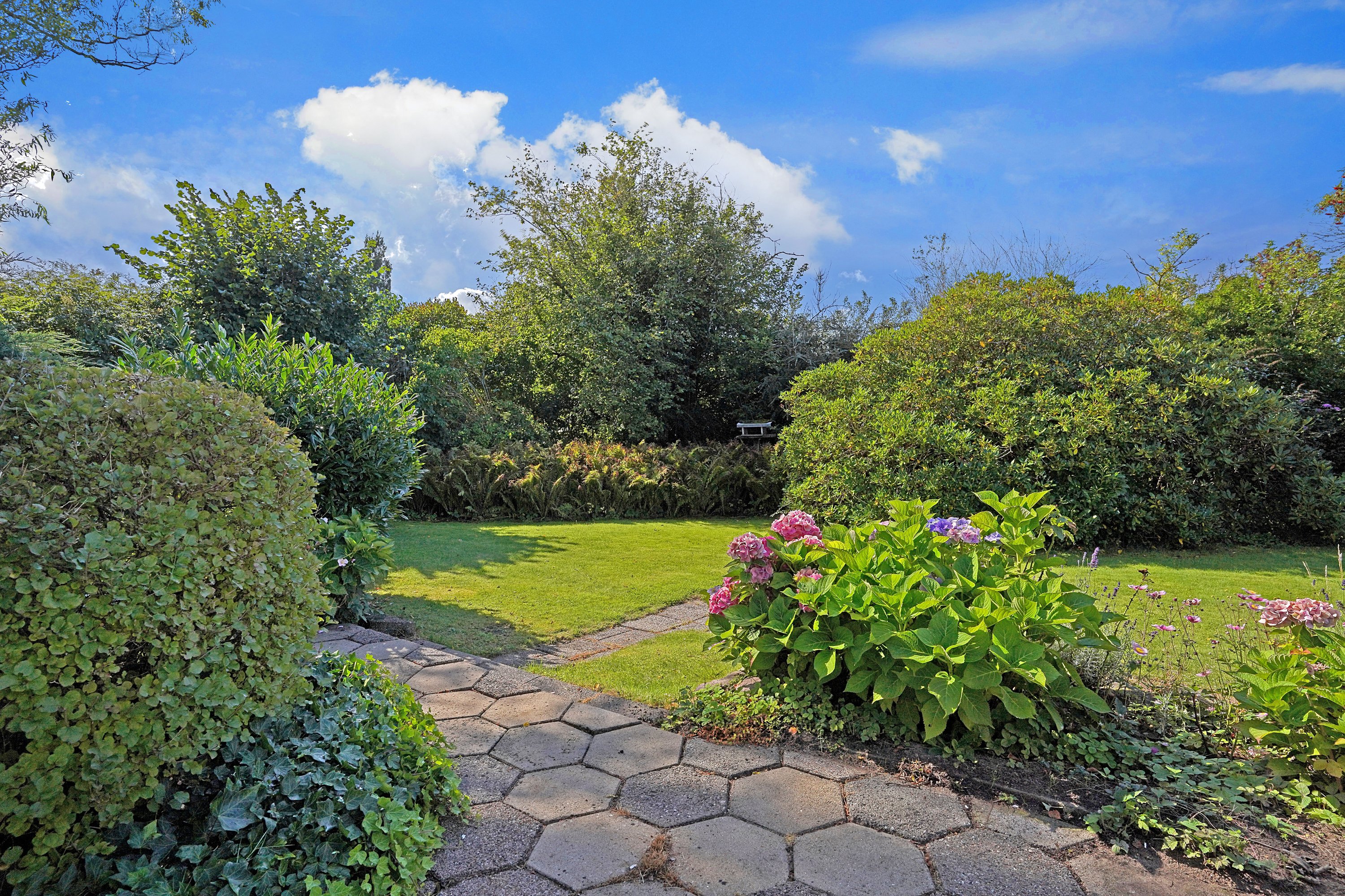 Fremhævet have billede i fuldskærmstilstand. Billede af Ørnevej 11, 3120 Dronningmølle