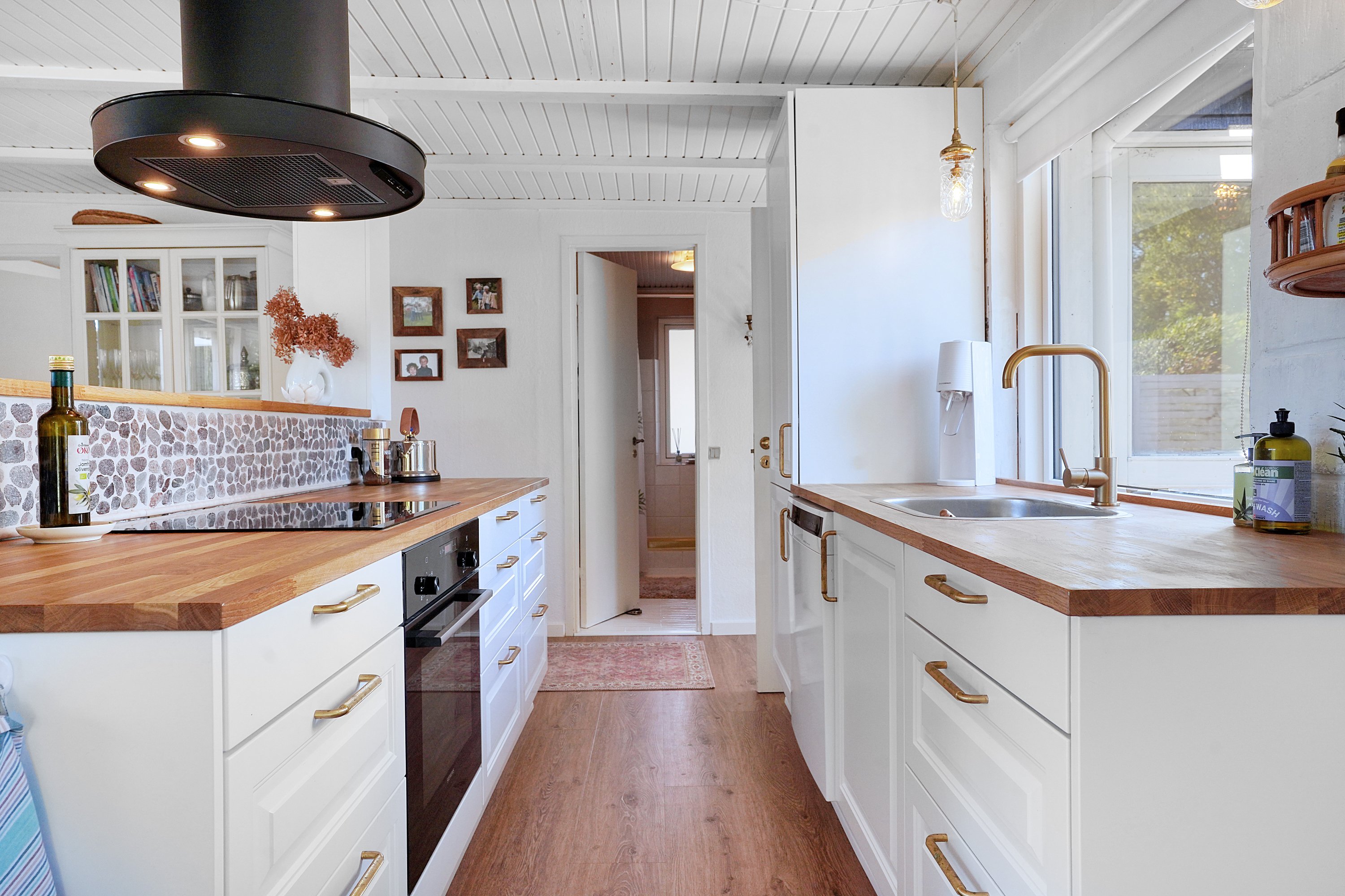 Fremhævet køkken billede i fuldskærmstilstand. Billede af Ørnevej 11, 3120 Dronningmølle