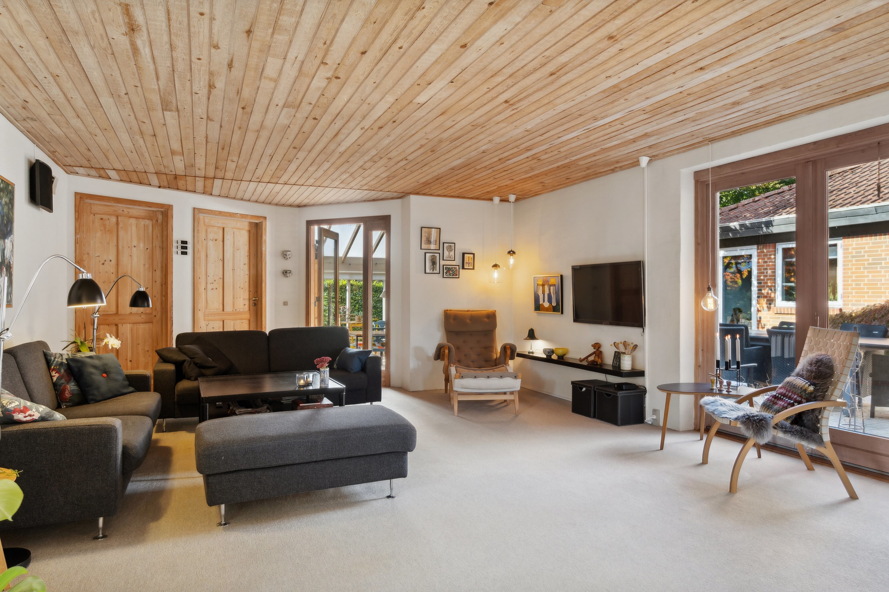 Fremhævet stue billede i fuldskærmstilstand. Billede af Poppelvej 71, Glyngøre, 7870 Roslev