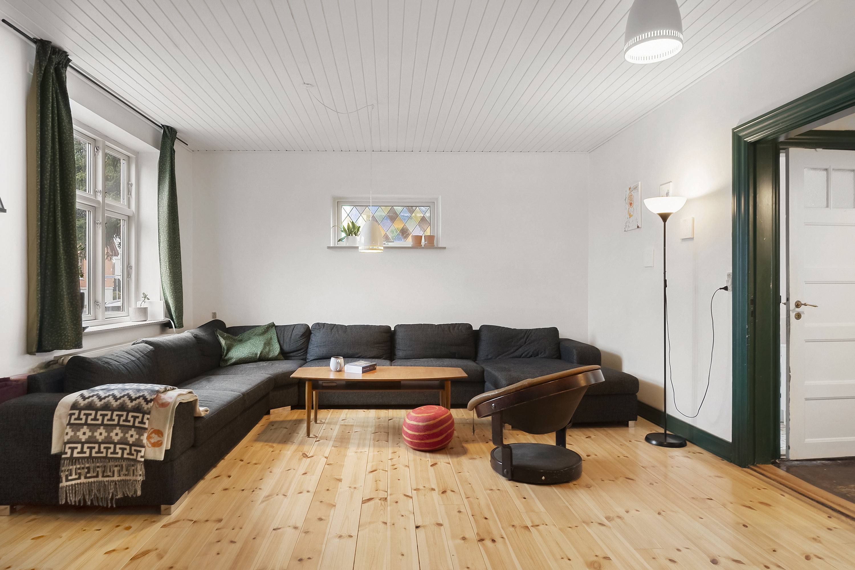 Fremhævet stue billede i fuldskærmstilstand. Billede af Skibhusvej 376, 5000 Odense C