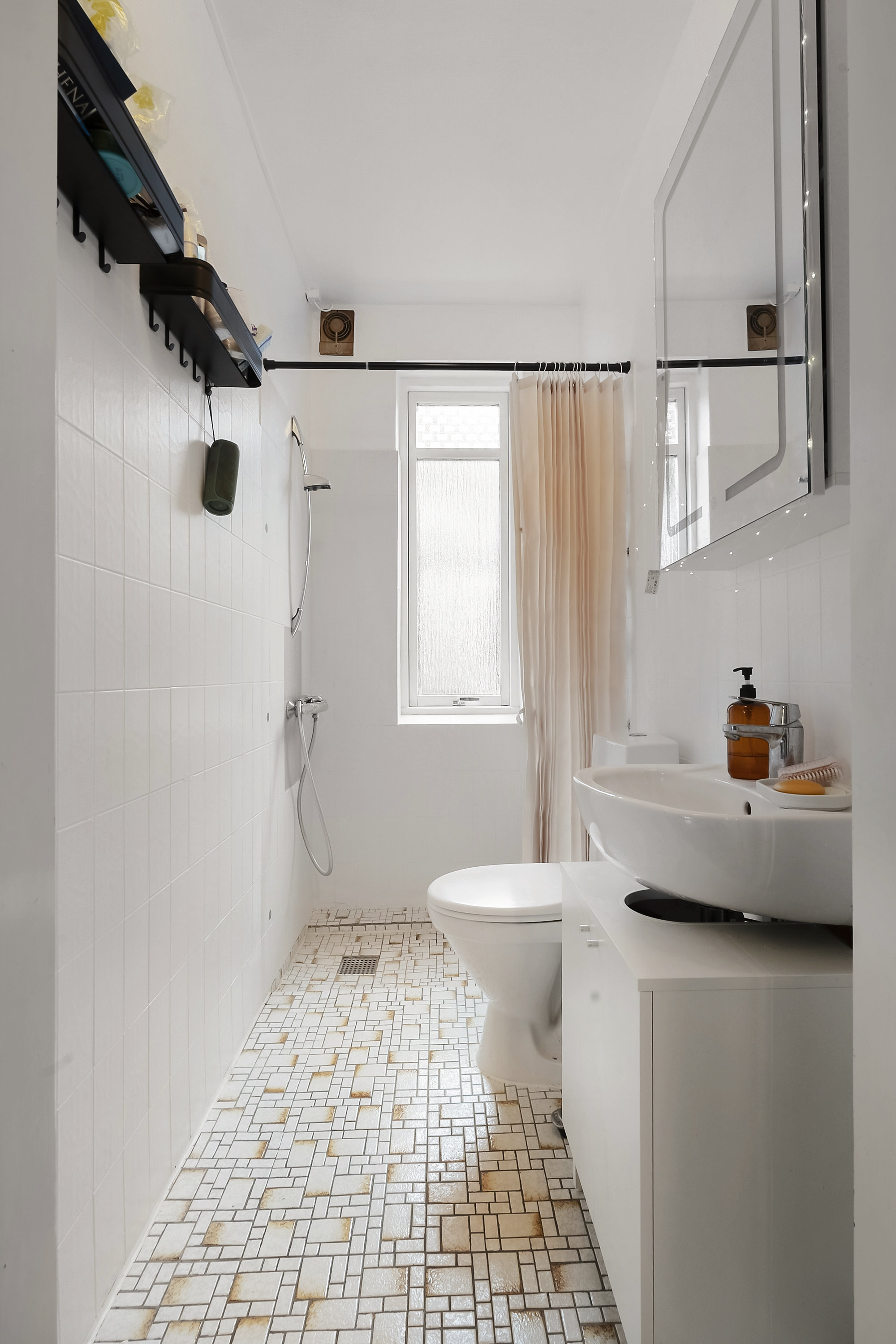 Fremhævet badeværelse billede i fuldskærmstilstand. Billede af Skibhusvej 376, 5000 Odense C