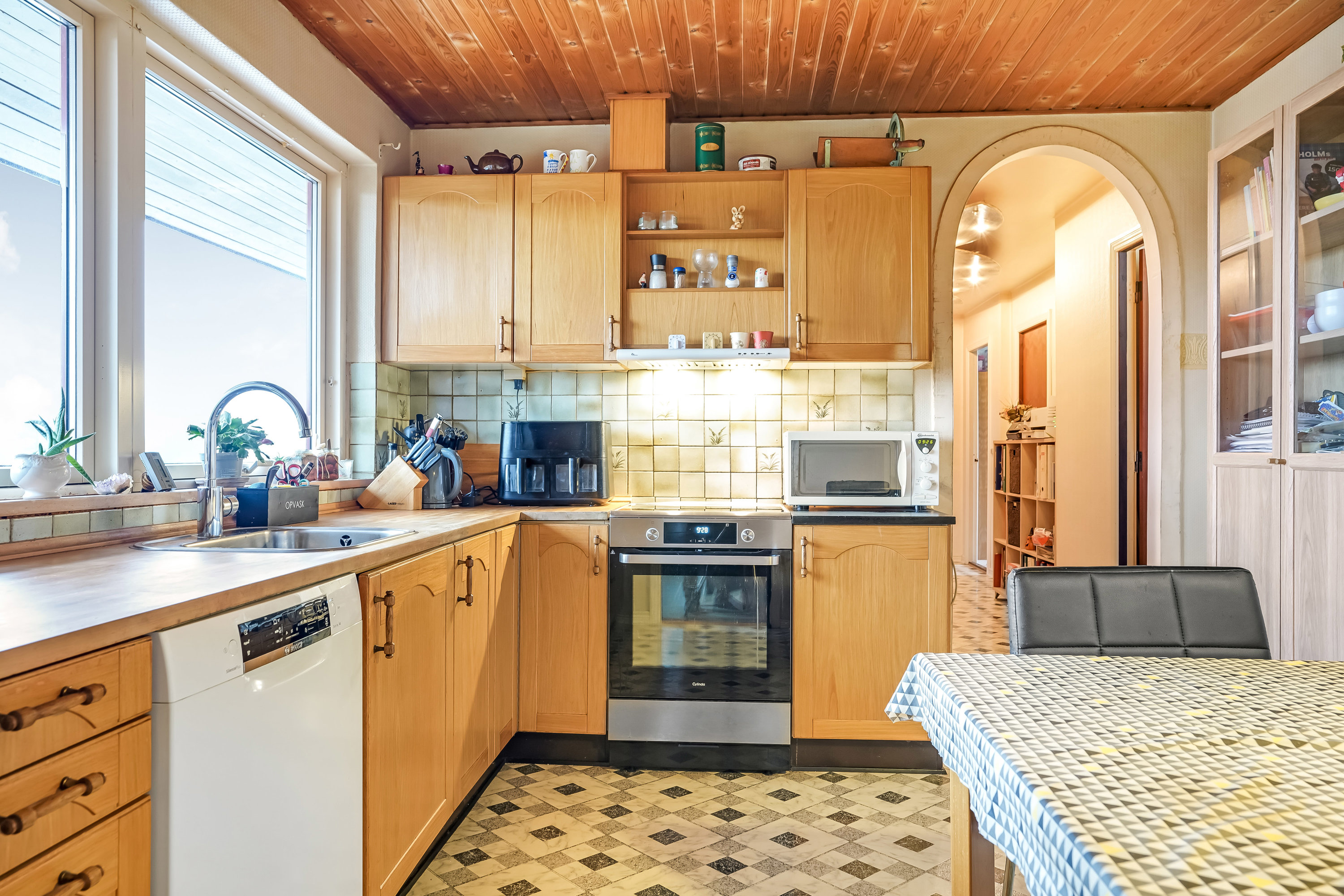Fremhævet køkken billede i fuldskærmstilstand. Billede af Søndervang 23, Ølholm, 7160 Tørring