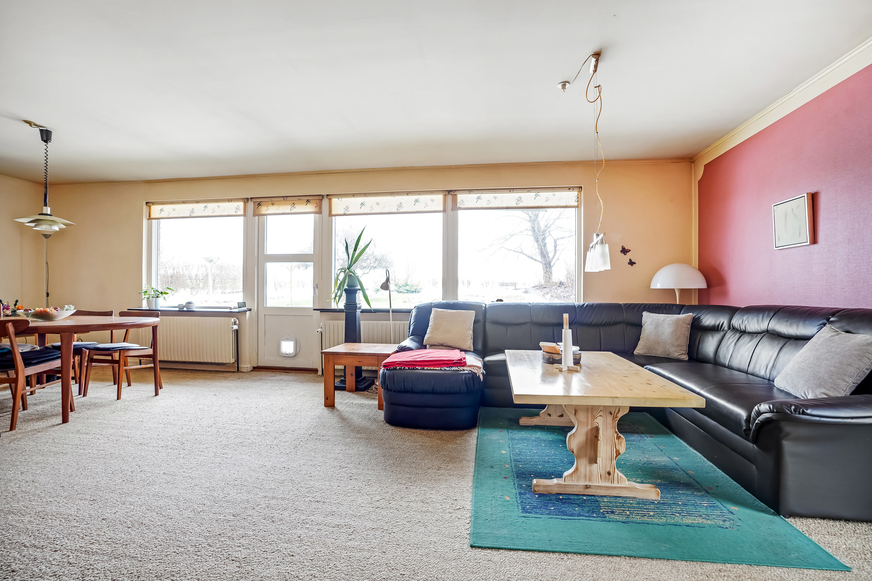 Fremhævet stue billede i fuldskærmstilstand. Billede af Søndervang 23, Ølholm, 7160 Tørring