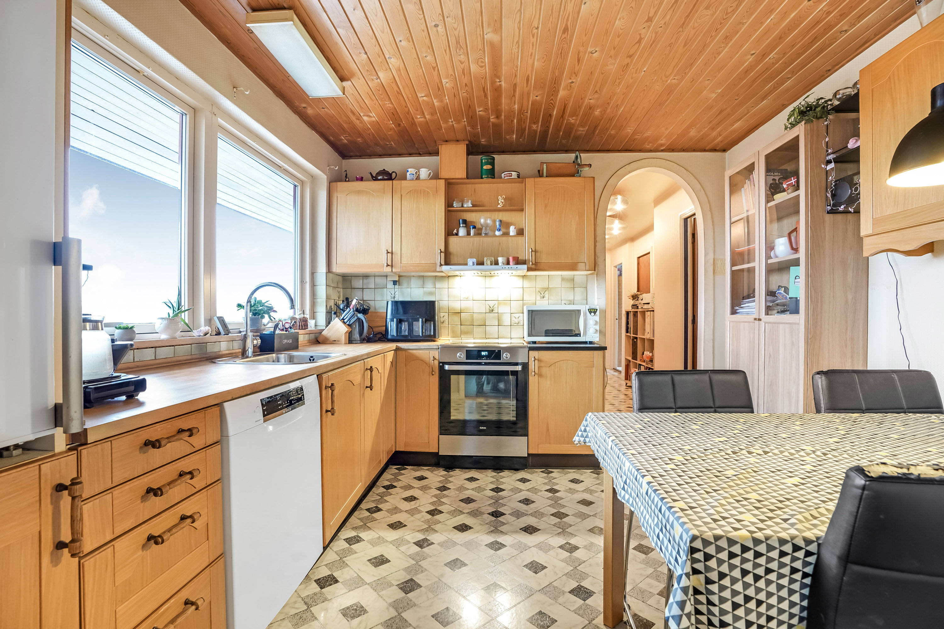 Fremhævet køkken billede i fuldskærmstilstand. Billede af Søndervang 23, Ølholm, 7160 Tørring