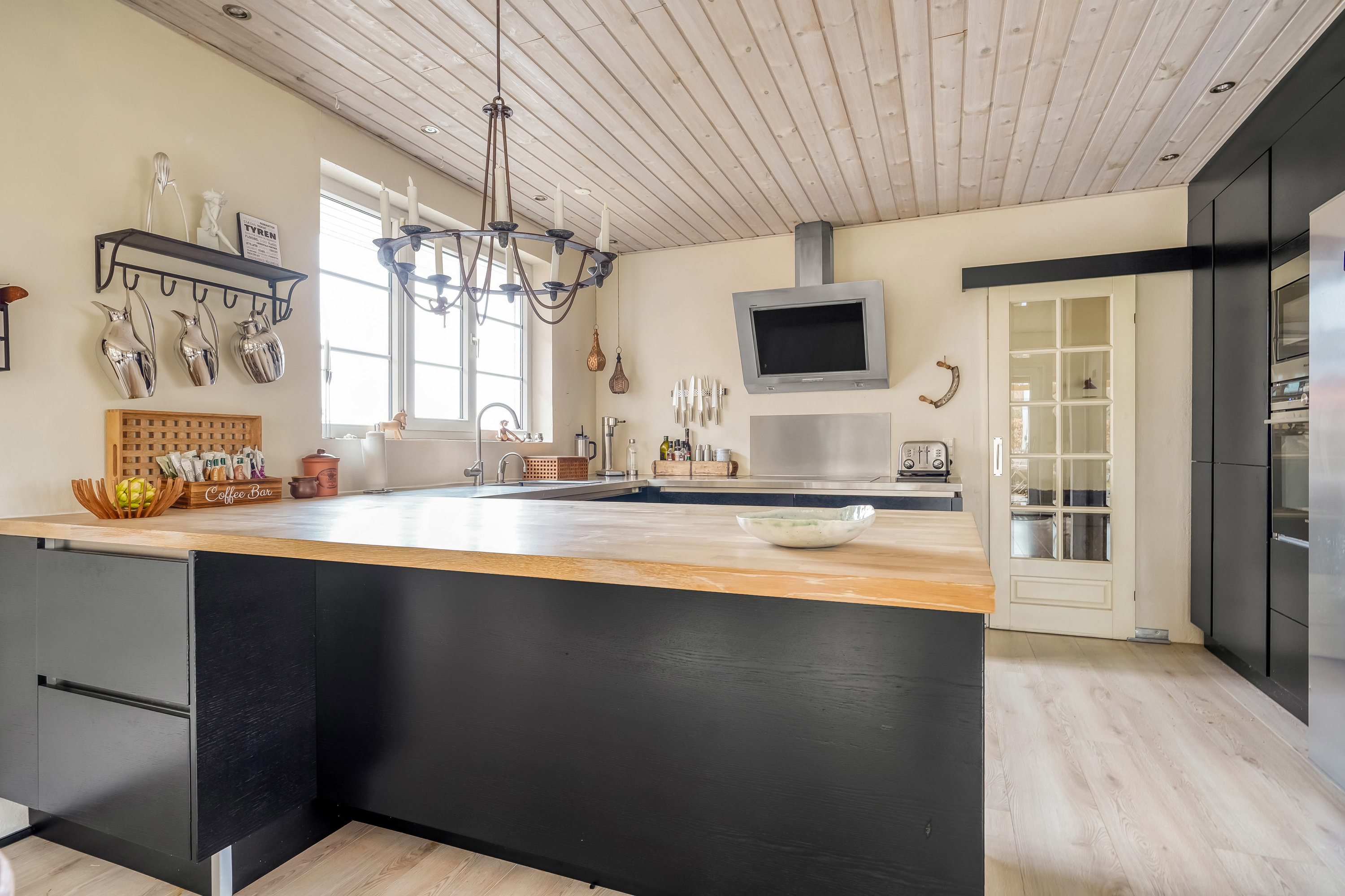 Fremhævet køkken billede i fuldskærmstilstand. Billede af Kirkegyden 3, Kauslunde, 5500 Middelfart