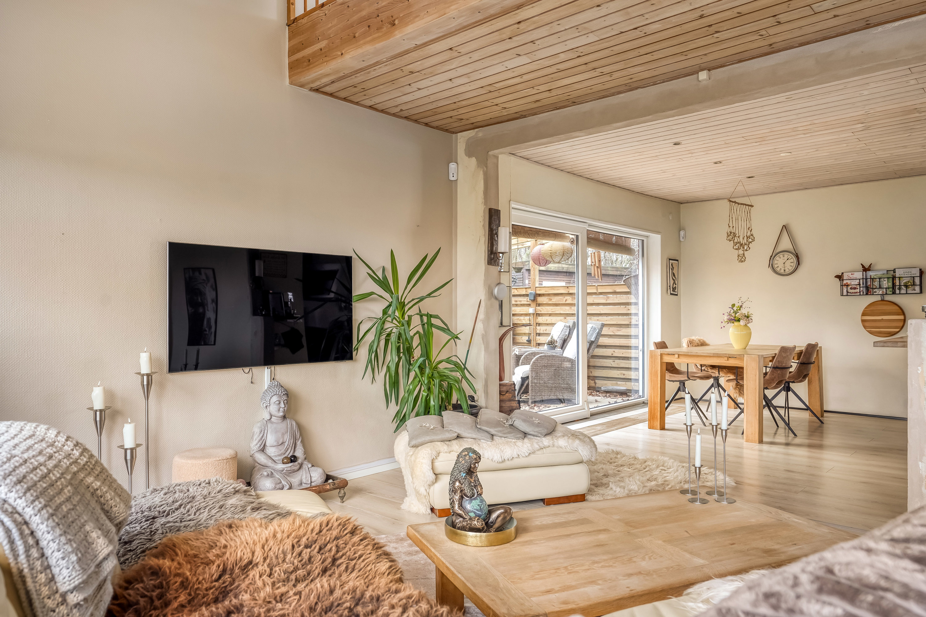 Fremhævet stue billede i fuldskærmstilstand. Billede af Kirkegyden 3, Kauslunde, 5500 Middelfart