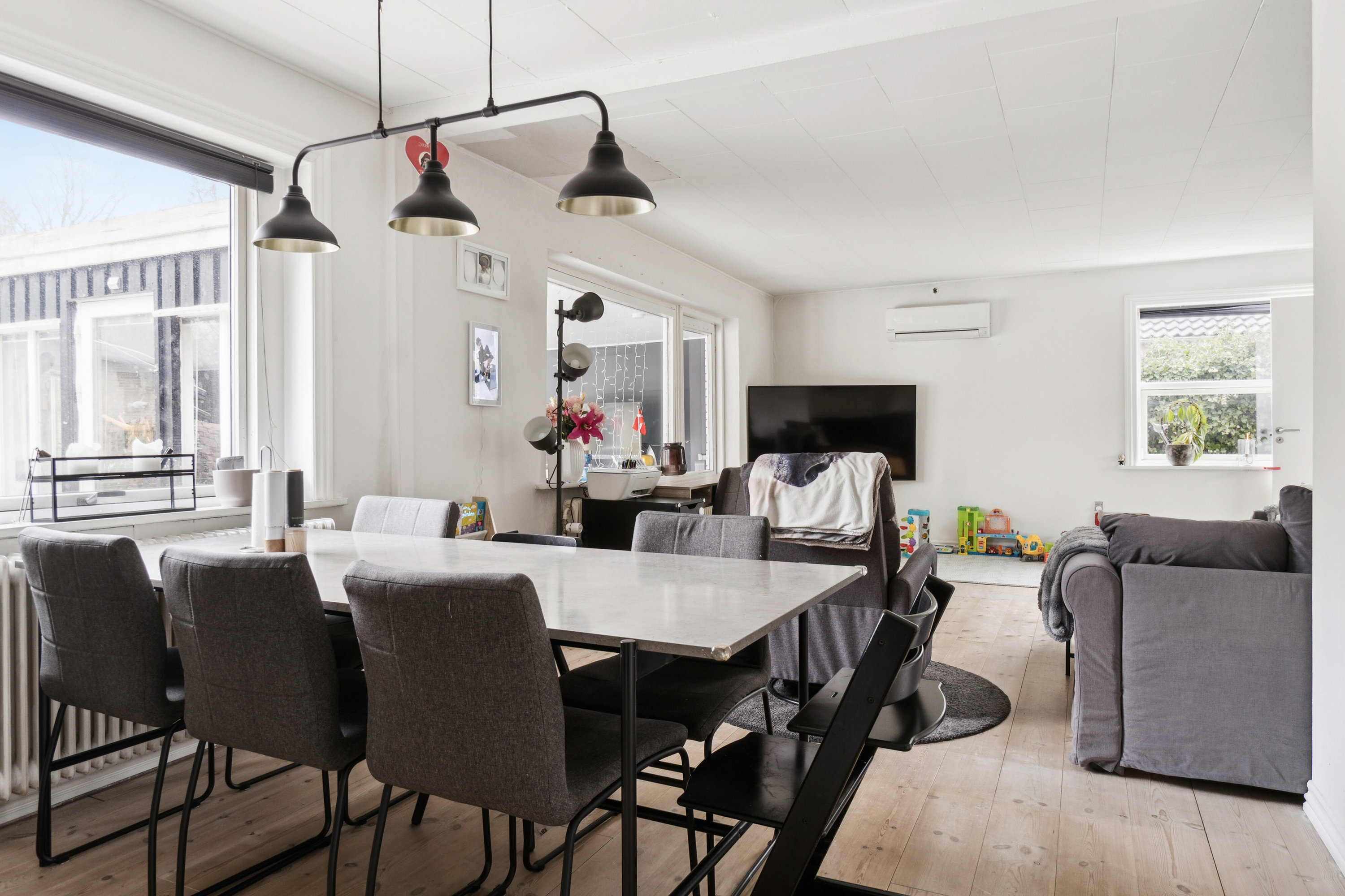 Fremhævet spisestue billede i fuldskærmstilstand. Billede af Agerhønevej 15B, 4200 Slagelse