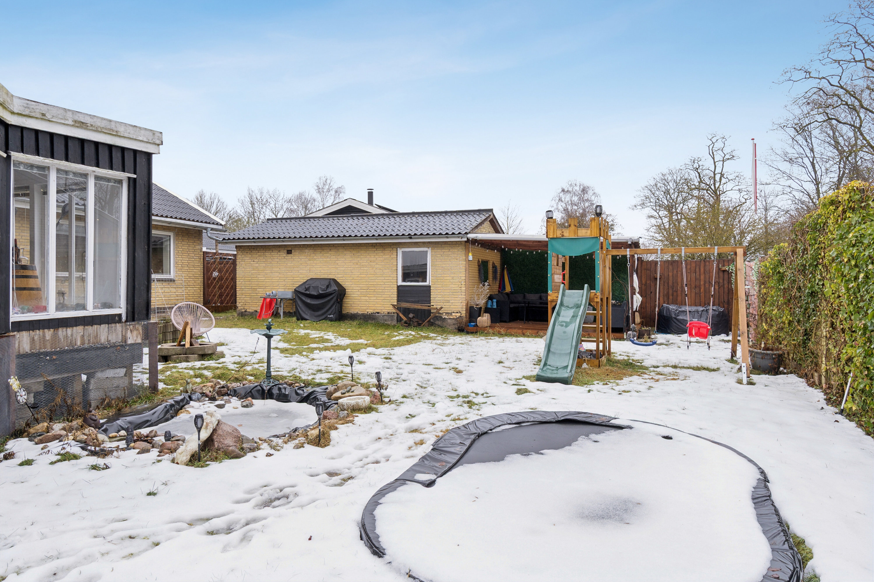 Fremhævet set fra haven billede i fuldskærmstilstand. Billede af Agerhønevej 15B, 4200 Slagelse