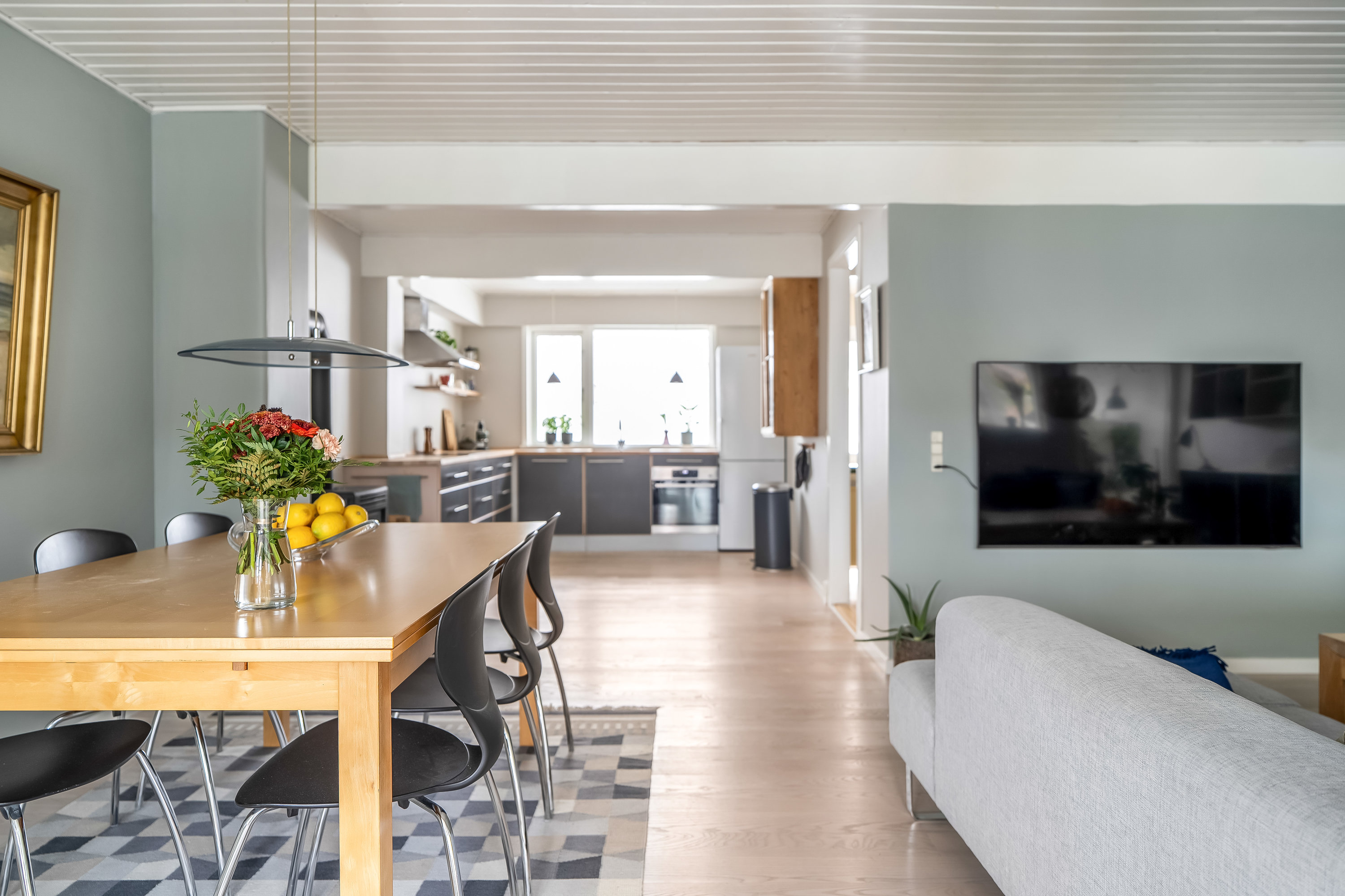 Fremhævet stue billede i fuldskærmstilstand. Billede af Slåenbækken 6, Ny Hammersholt, 3400 Hillerød