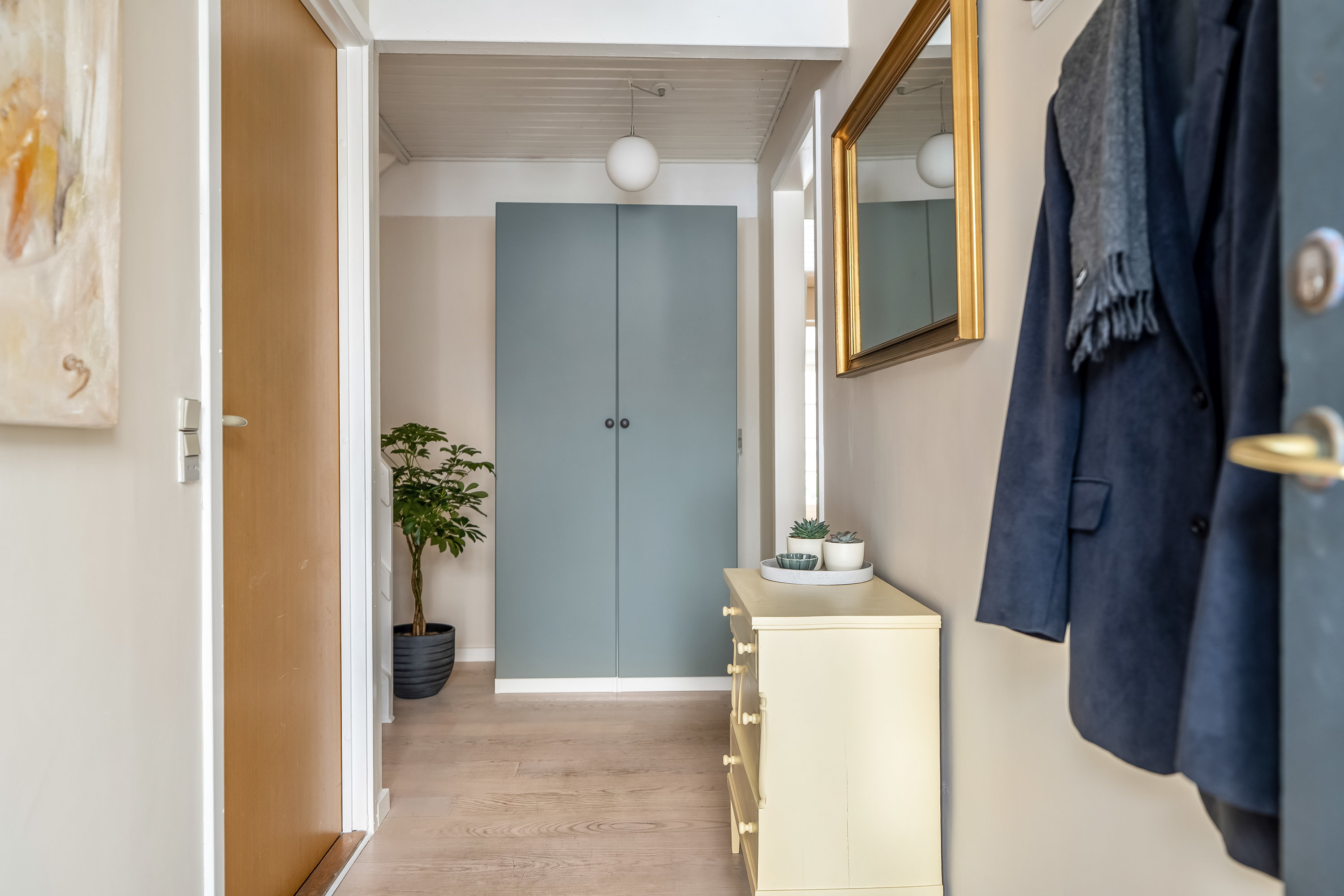 Fremhævet gang billede i fuldskærmstilstand. Billede af Slåenbækken 6, Ny Hammersholt, 3400 Hillerød