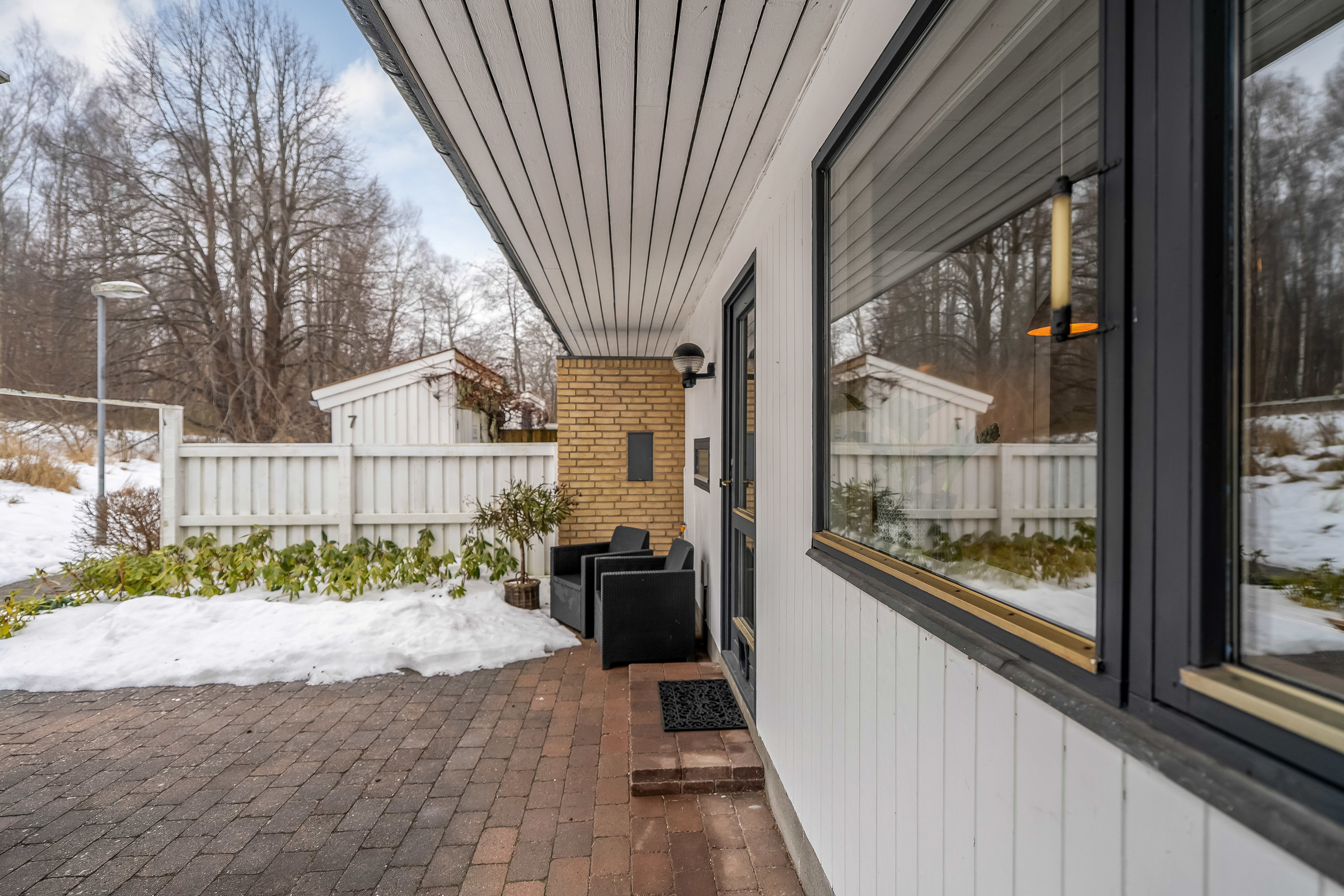 Fremhævet overdækket terrasse billede i fuldskærmstilstand. Billede af Slåenbækken 6, Ny Hammersholt, 3400 Hillerød