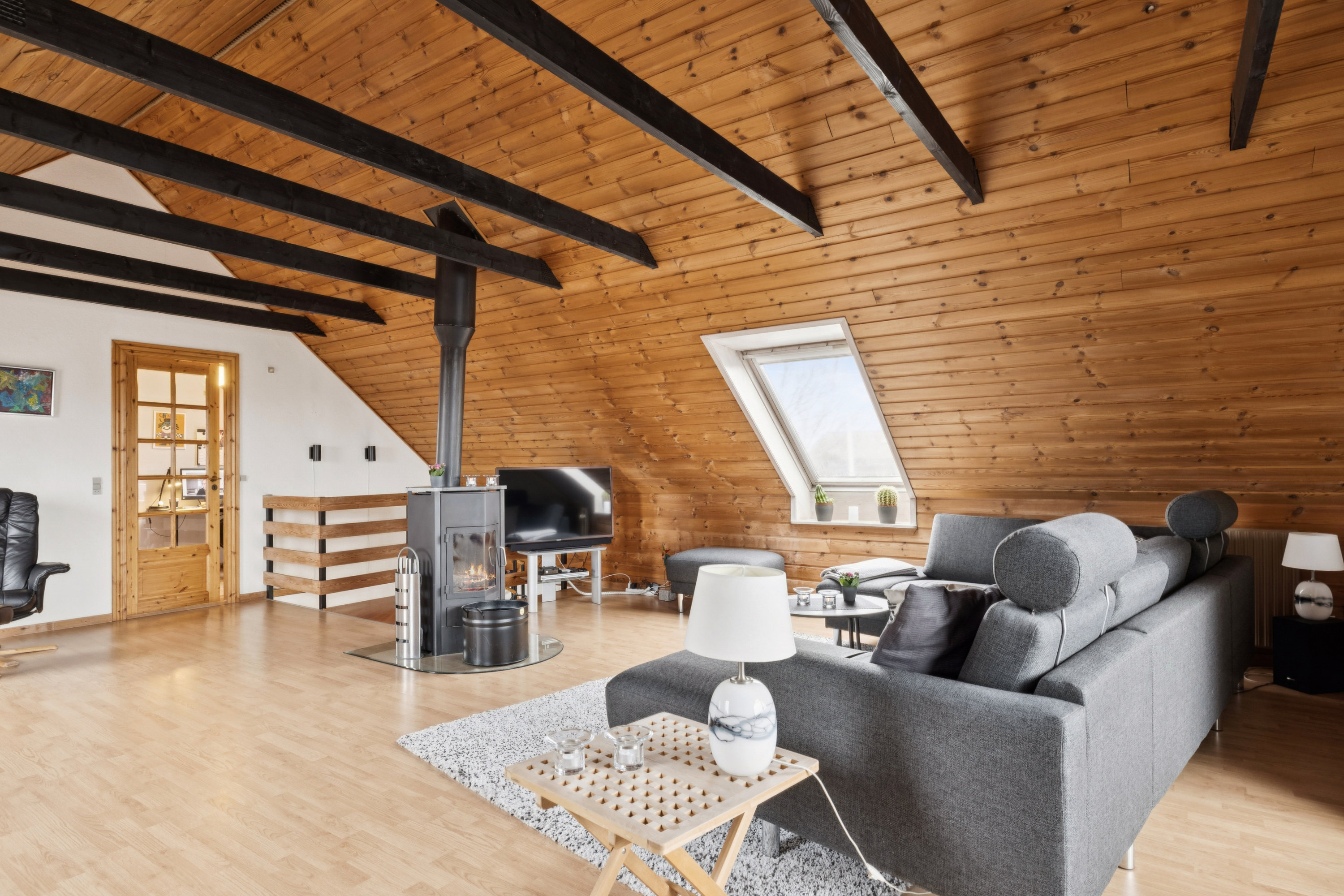 Fremhævet stue billede i fuldskærmstilstand. Billede af Granvænget 13, 7850 Stoholm Jyll