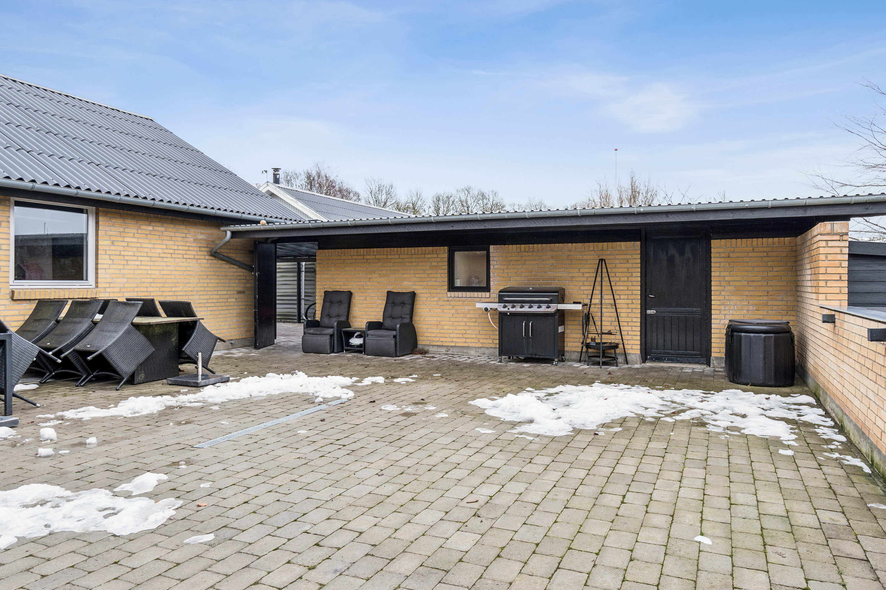 Fremhævet set fra haven billede i fuldskærmstilstand. Billede af Vibevej 15, 4261 Dalmose