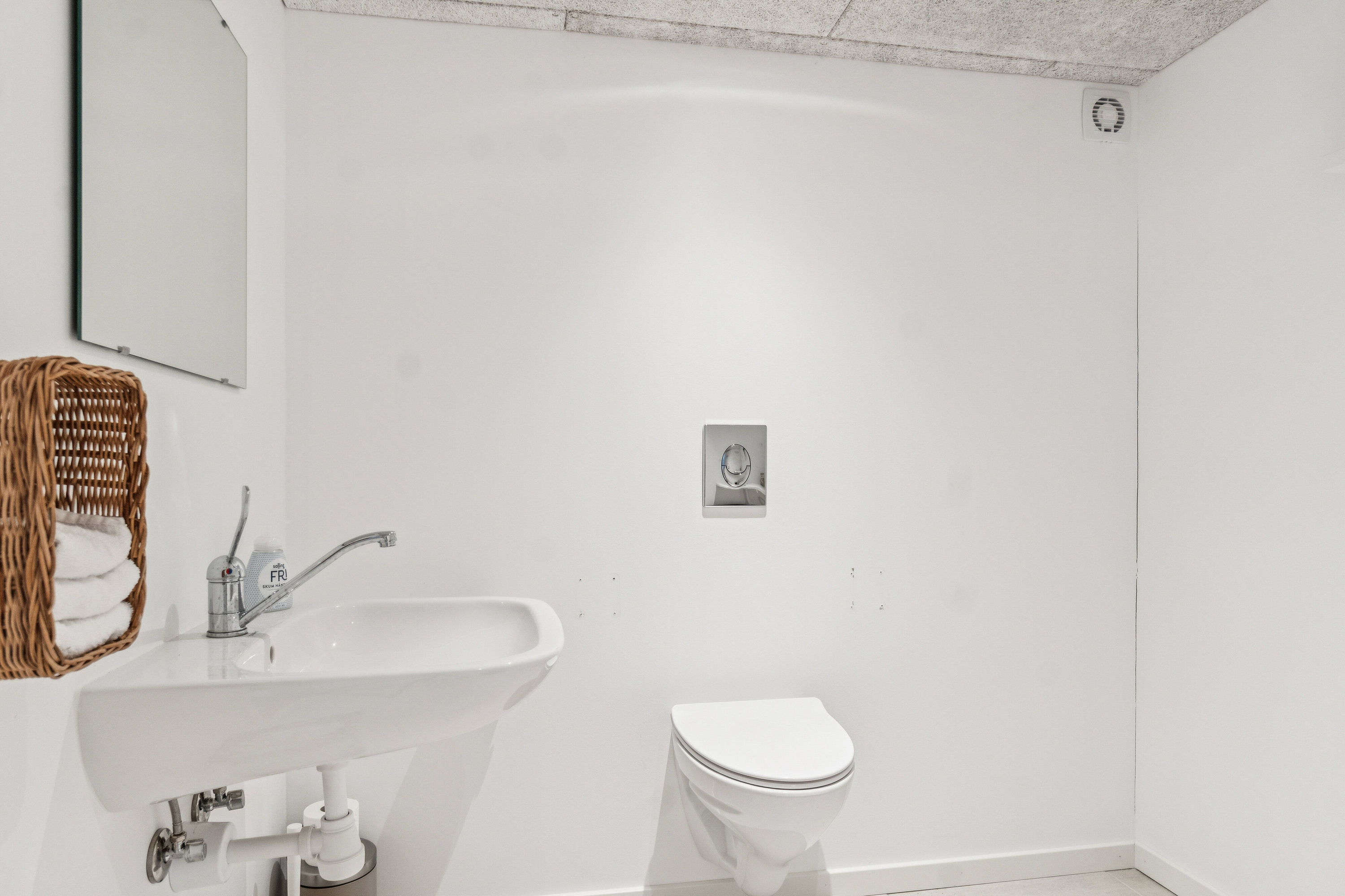 Fremhævet badeværelse billede i fuldskærmstilstand. Billede af Vibevej 15, 4261 Dalmose